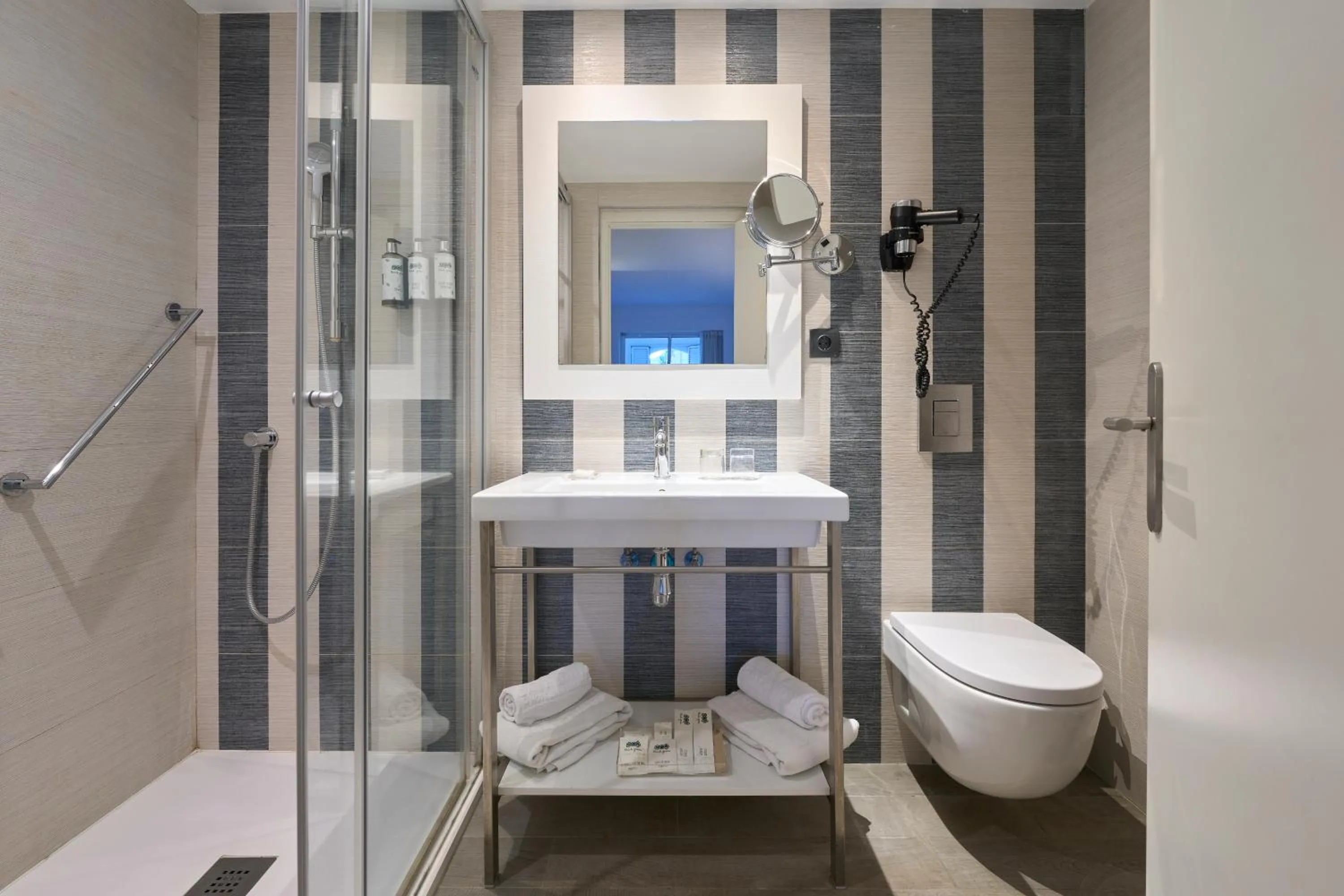 Shower in Catalonia del Mar - Adults Only