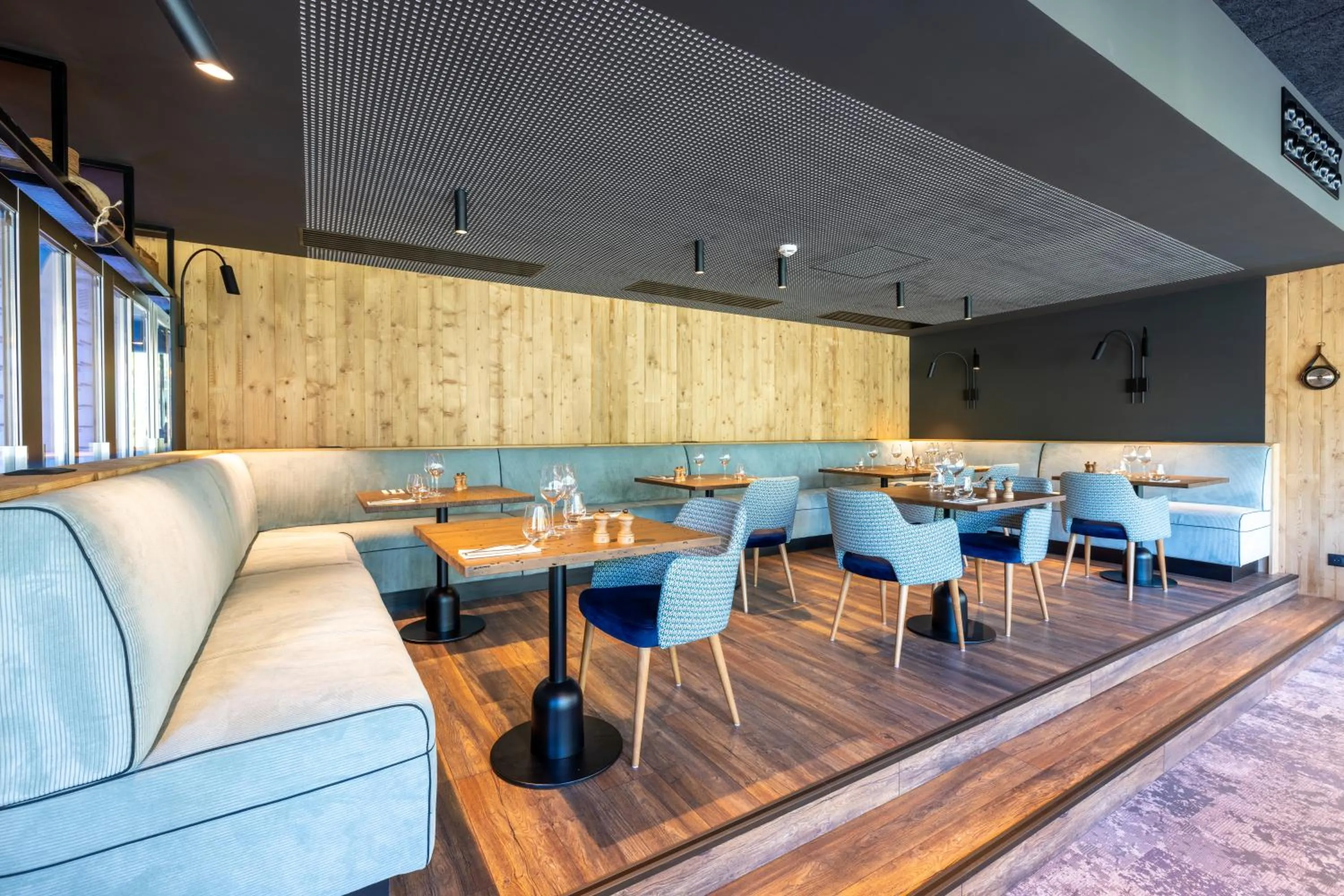 Restaurant/places to eat in Miura