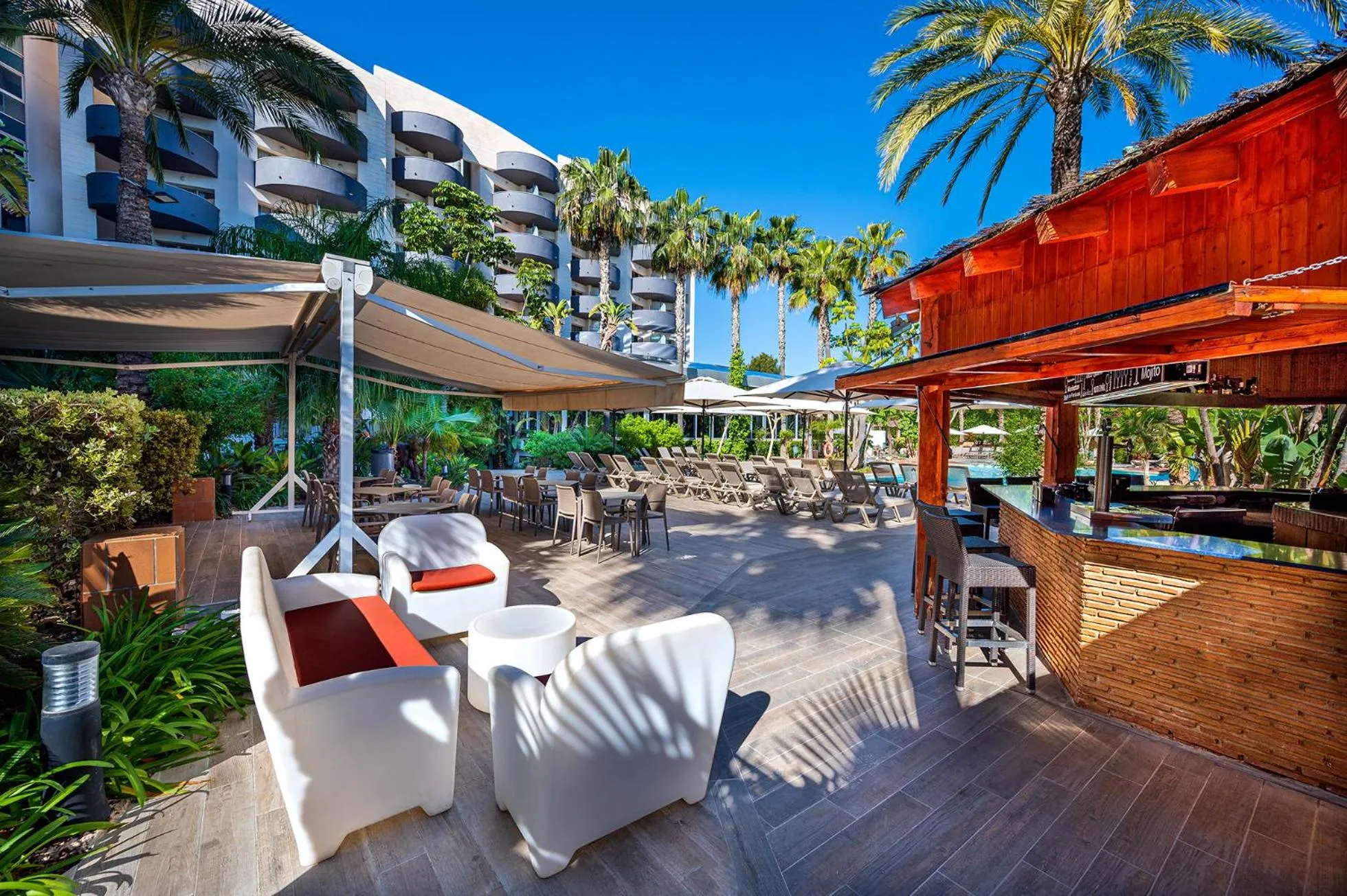 Lounge or bar in Albir Playa Hotel & Spa