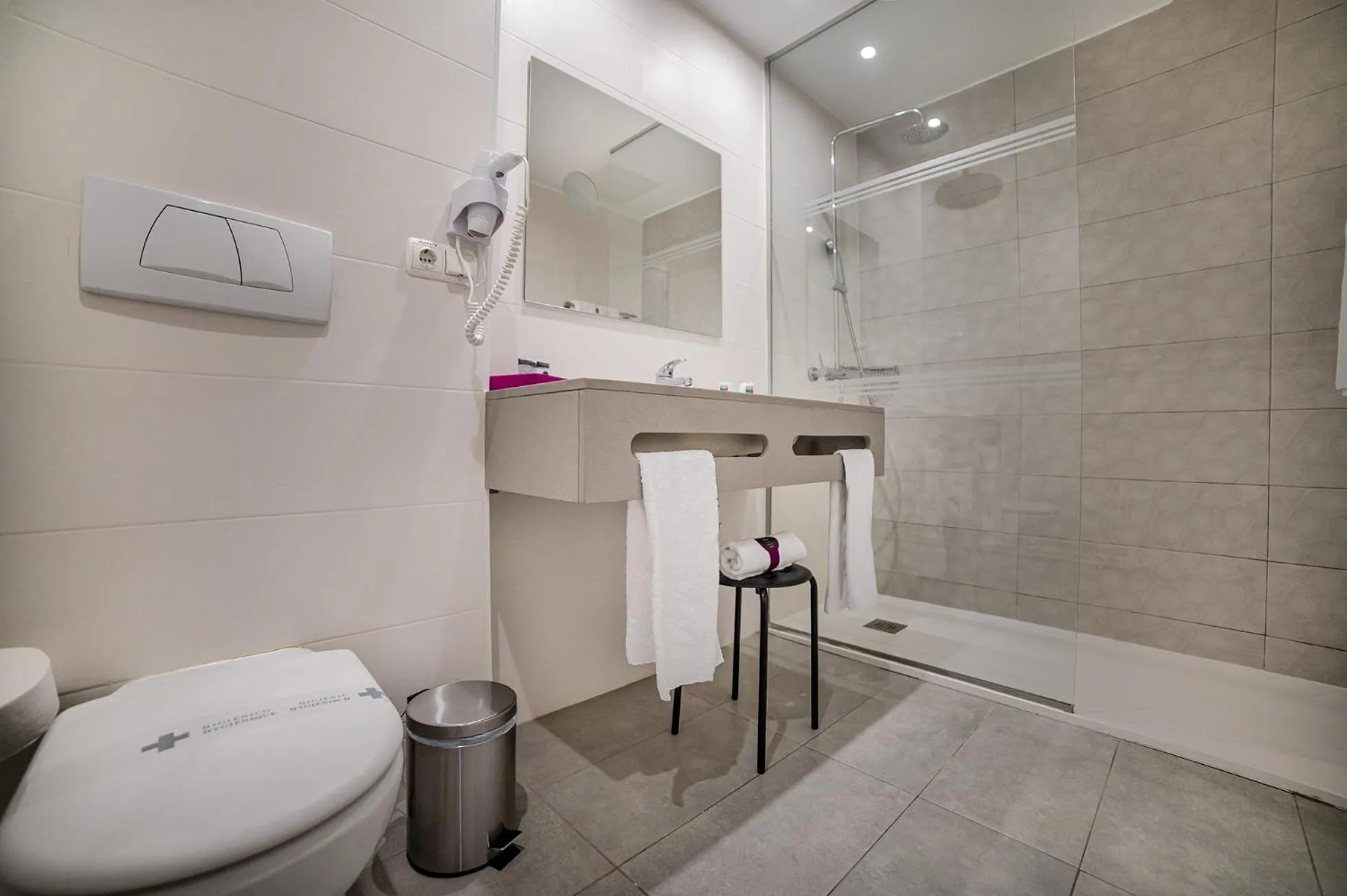 Bathroom in Albir Playa Hotel & Spa