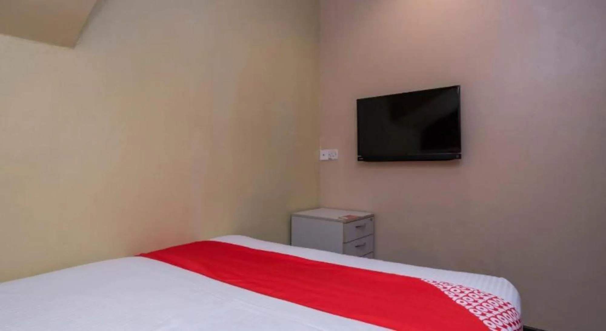 TV and multimedia, Bed in D'Pinetrees Hotel