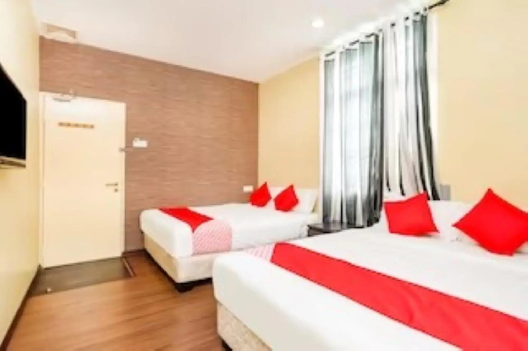 Executive Suite in D'Pinetrees Hotel Executive Suite in D'Pinetrees Hotel