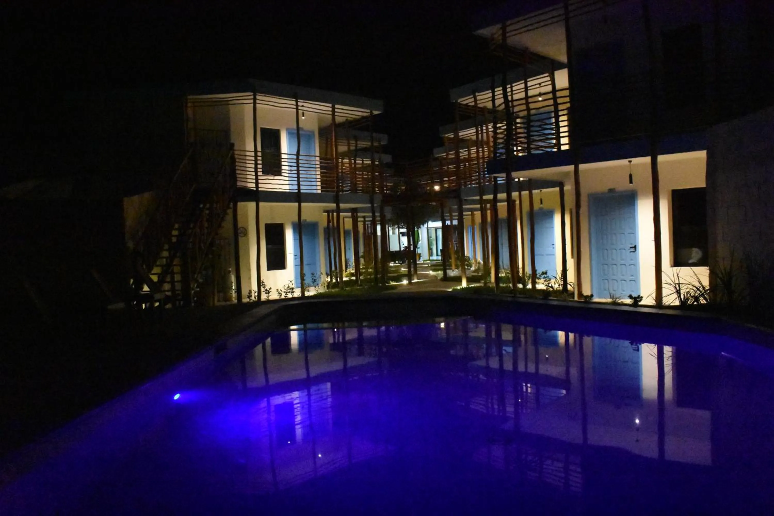 Night in LUNA AZUL BY UVAS