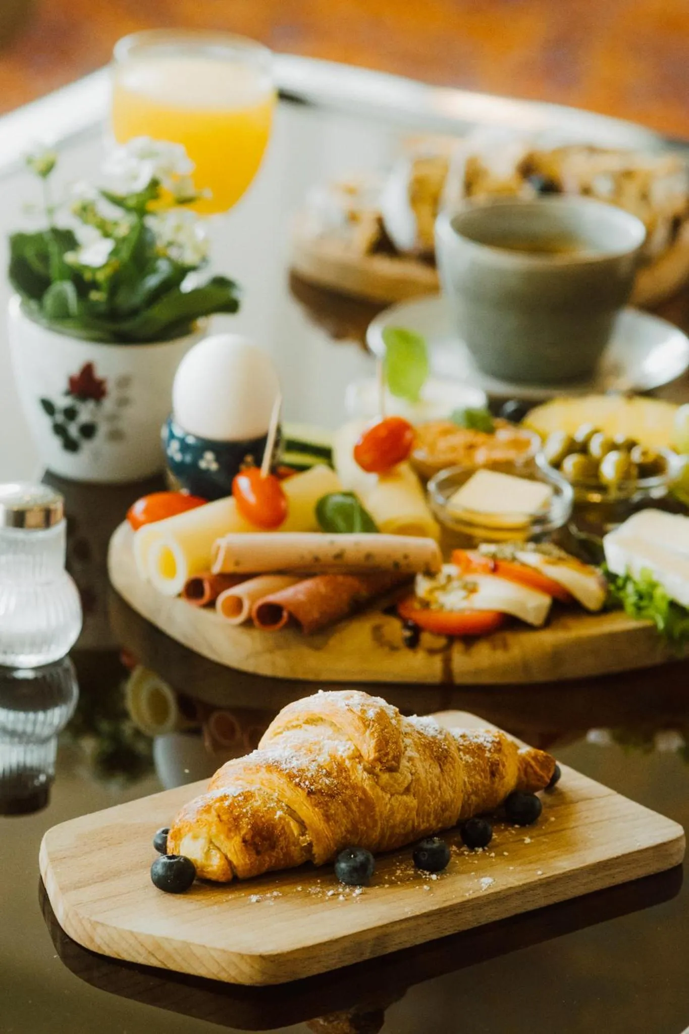 Buffet breakfast in Hessenland Hotel Kassel Innenstadt by Stay Awesome