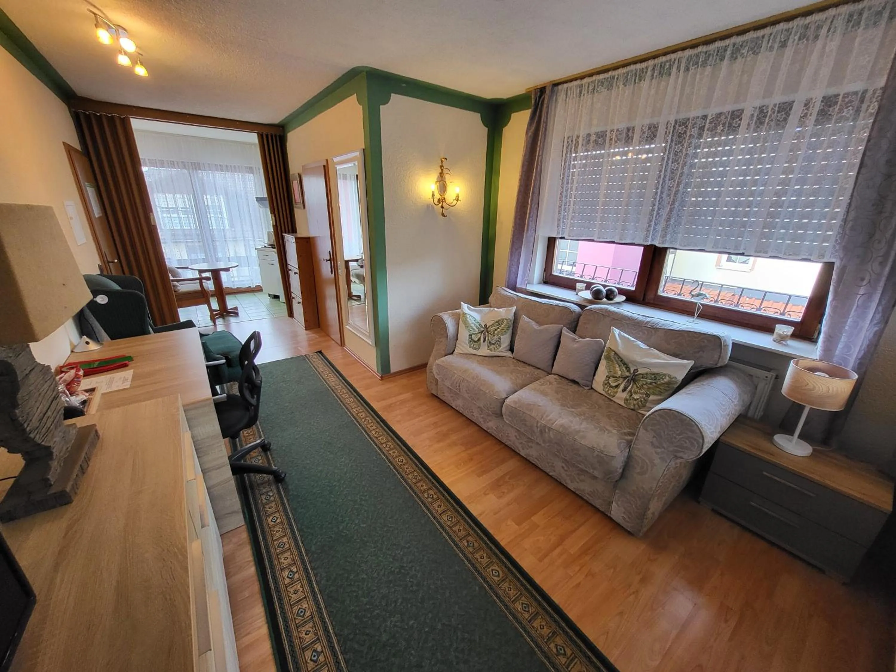 Living room, Bed in Hotel Schönblick