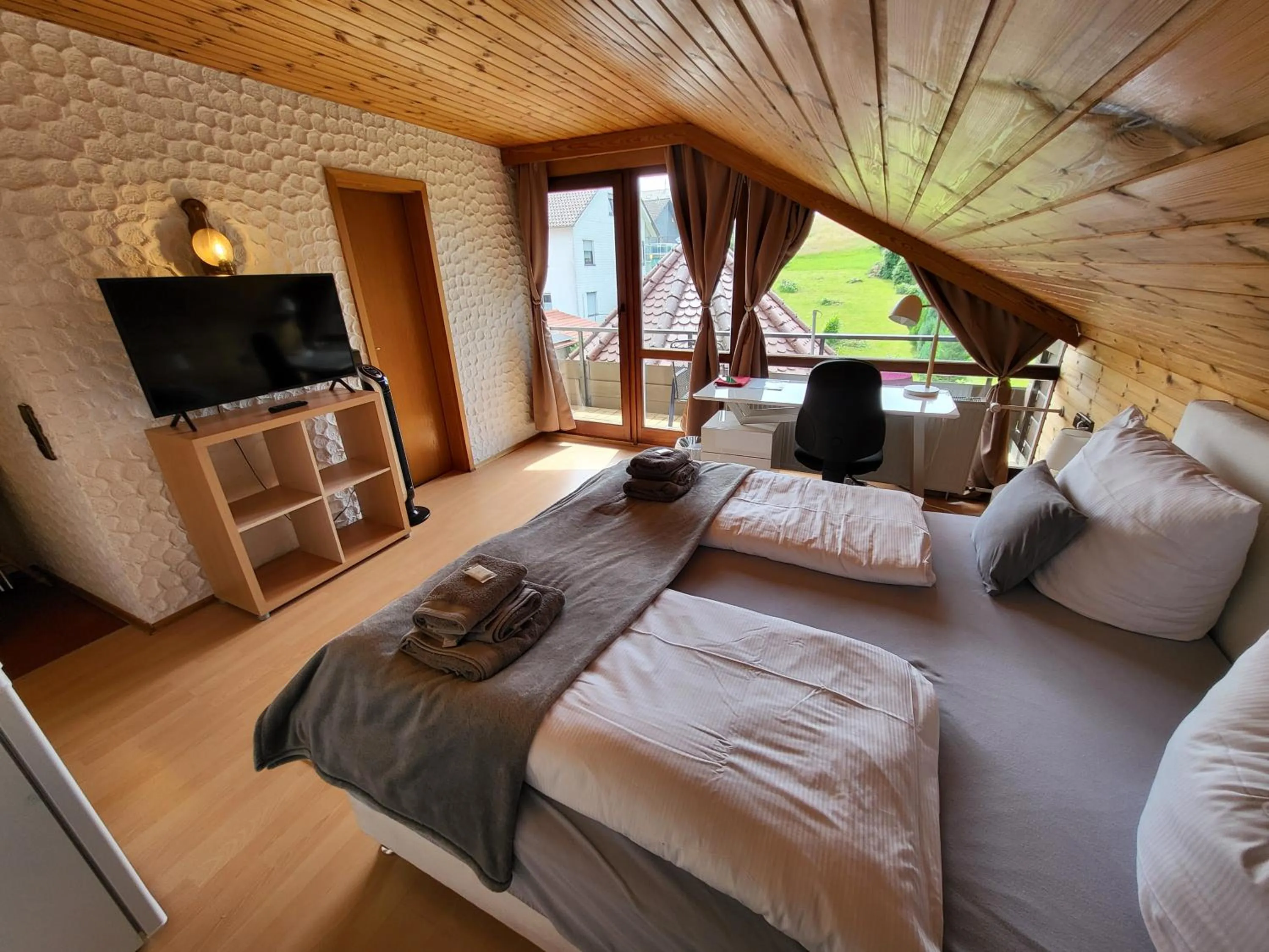 Bedroom, Bed in Hotel Schönblick