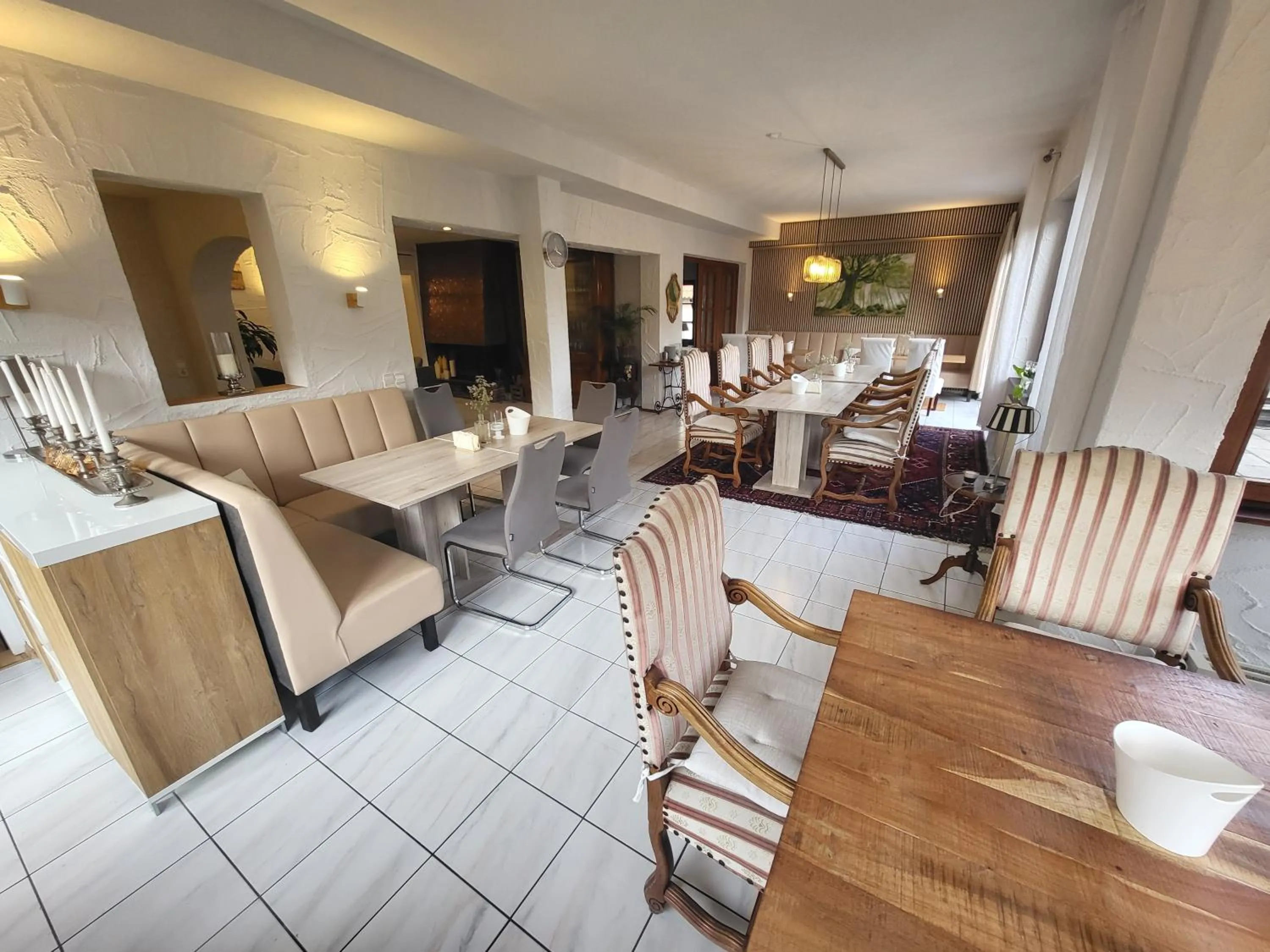 Restaurant/places to eat in Hotel Schönblick