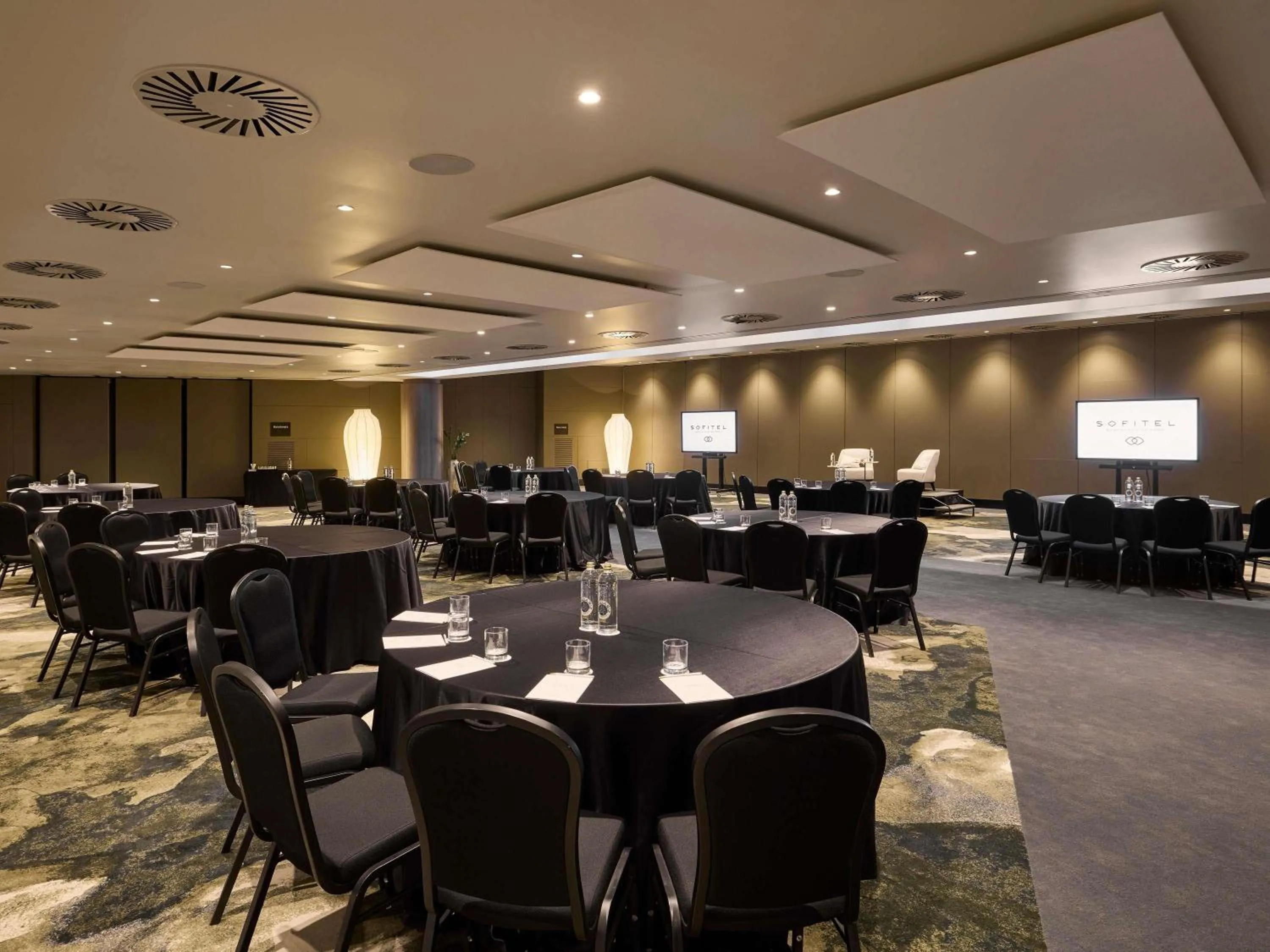Meeting/conference room in Sofitel Barcelona Skipper