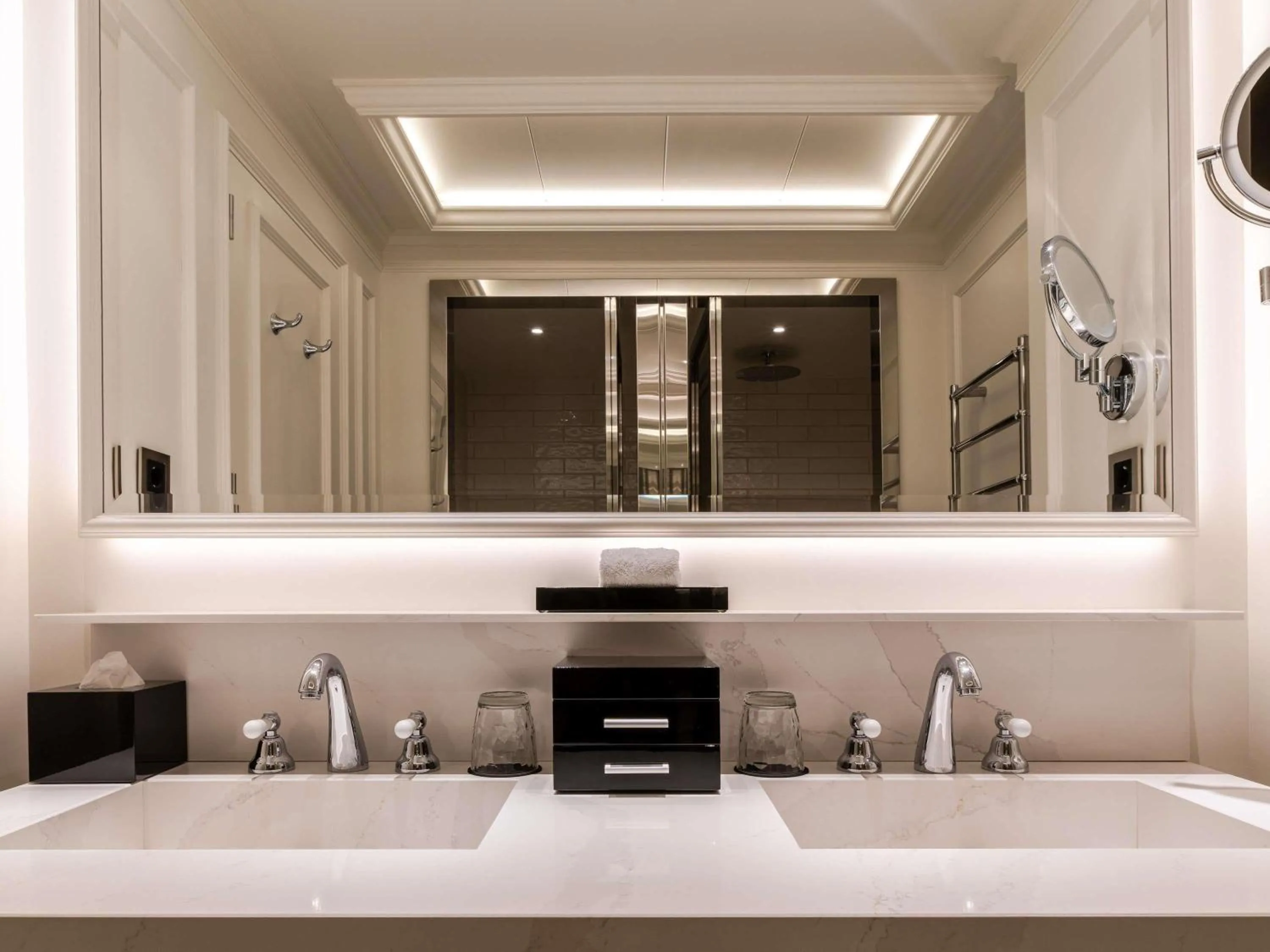 Bedroom in Sofitel Barcelona Skipper