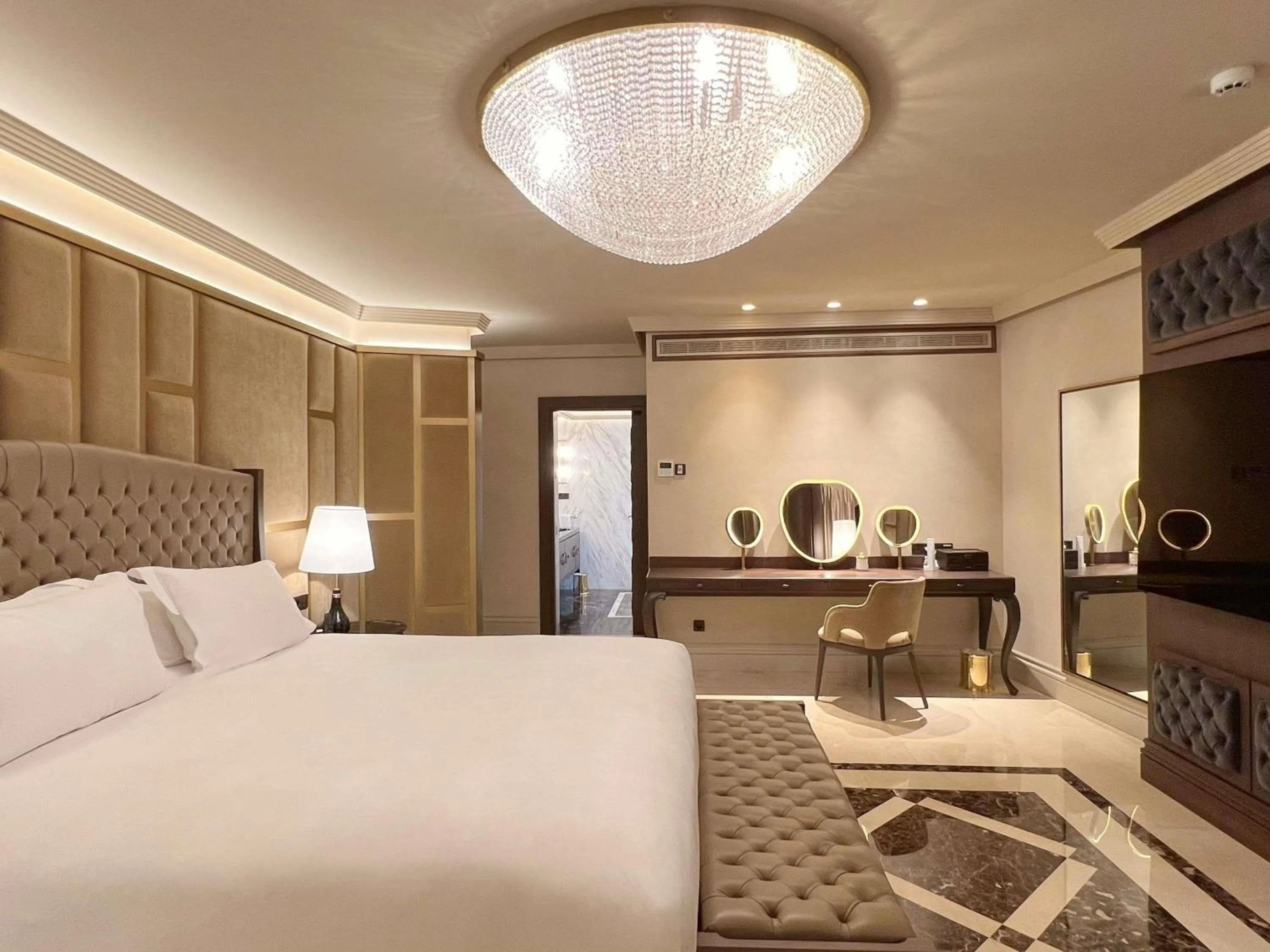 Bedroom, Bed in Sofitel Barcelona Skipper