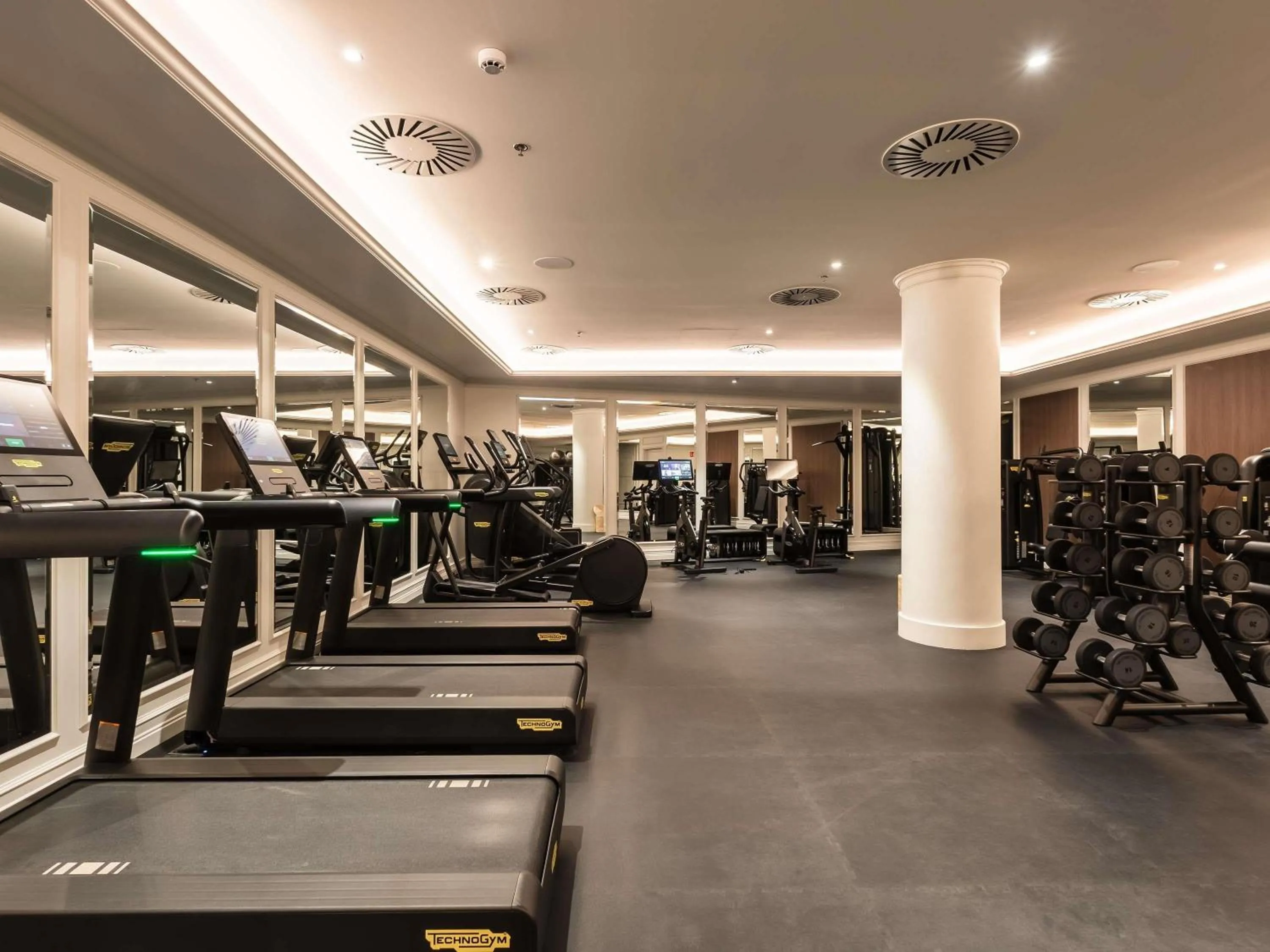 Fitness centre/facilities in Sofitel Barcelona Skipper