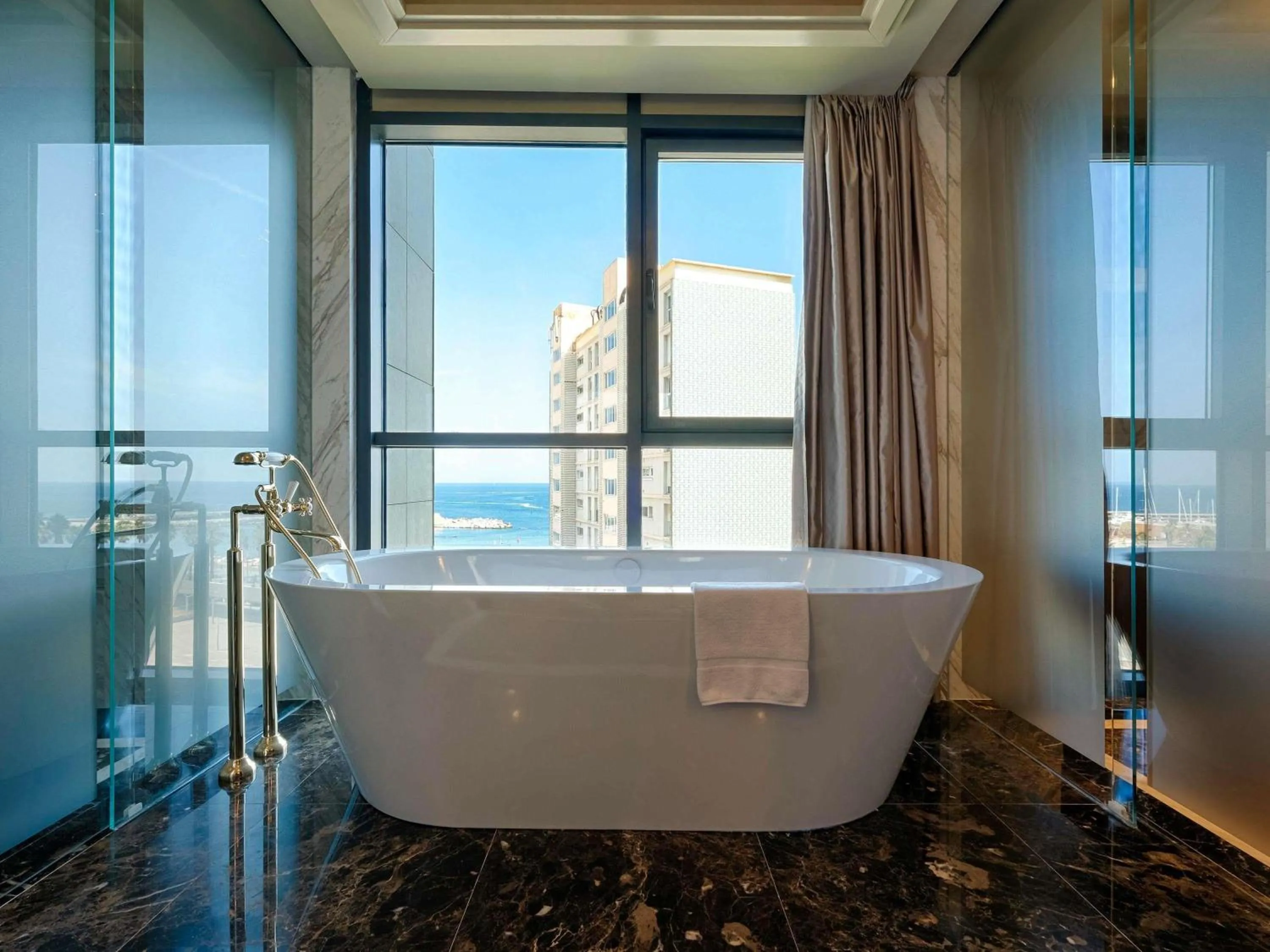 Bedroom in Sofitel Barcelona Skipper