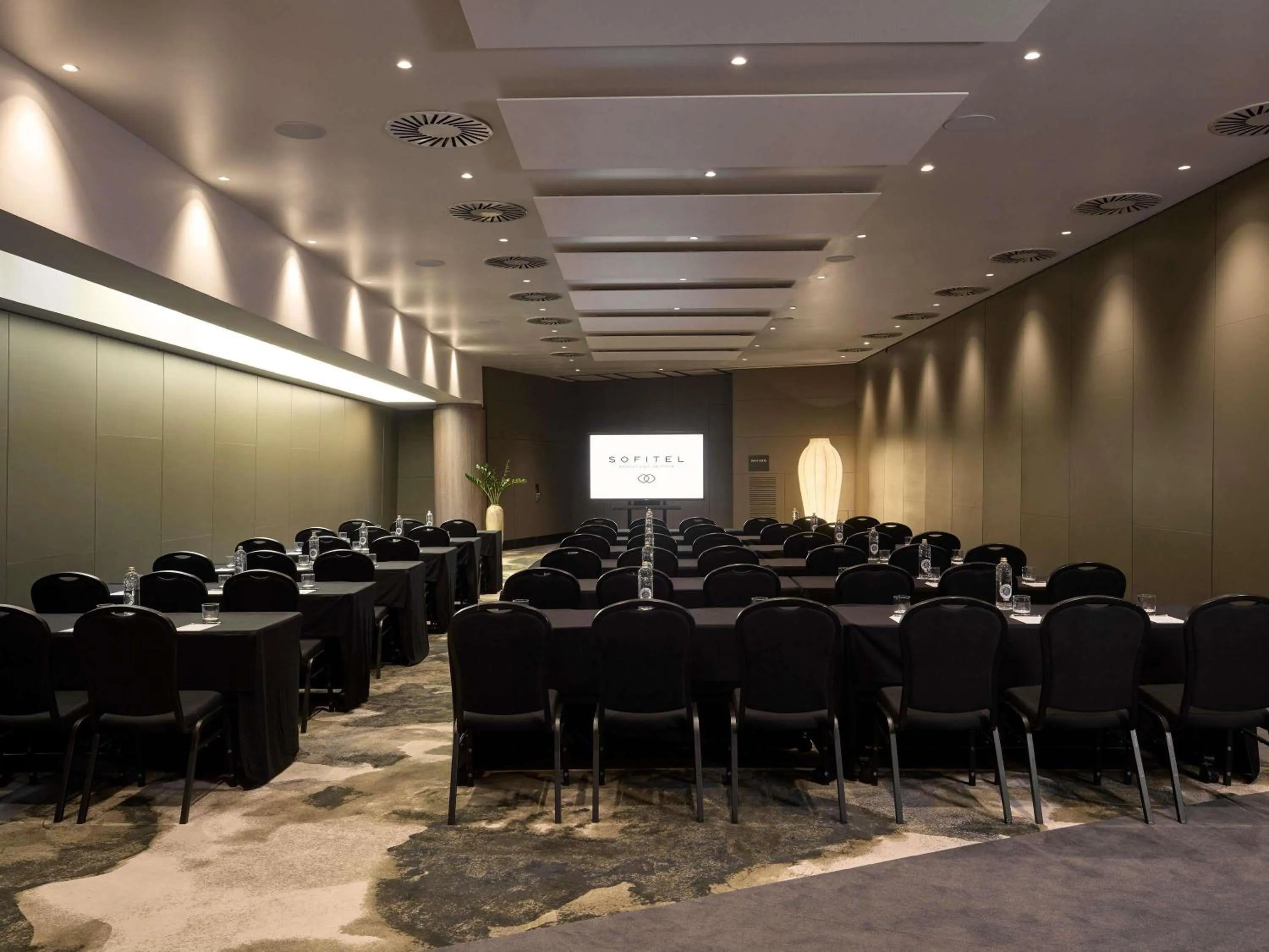 Meeting/conference room in Sofitel Barcelona Skipper