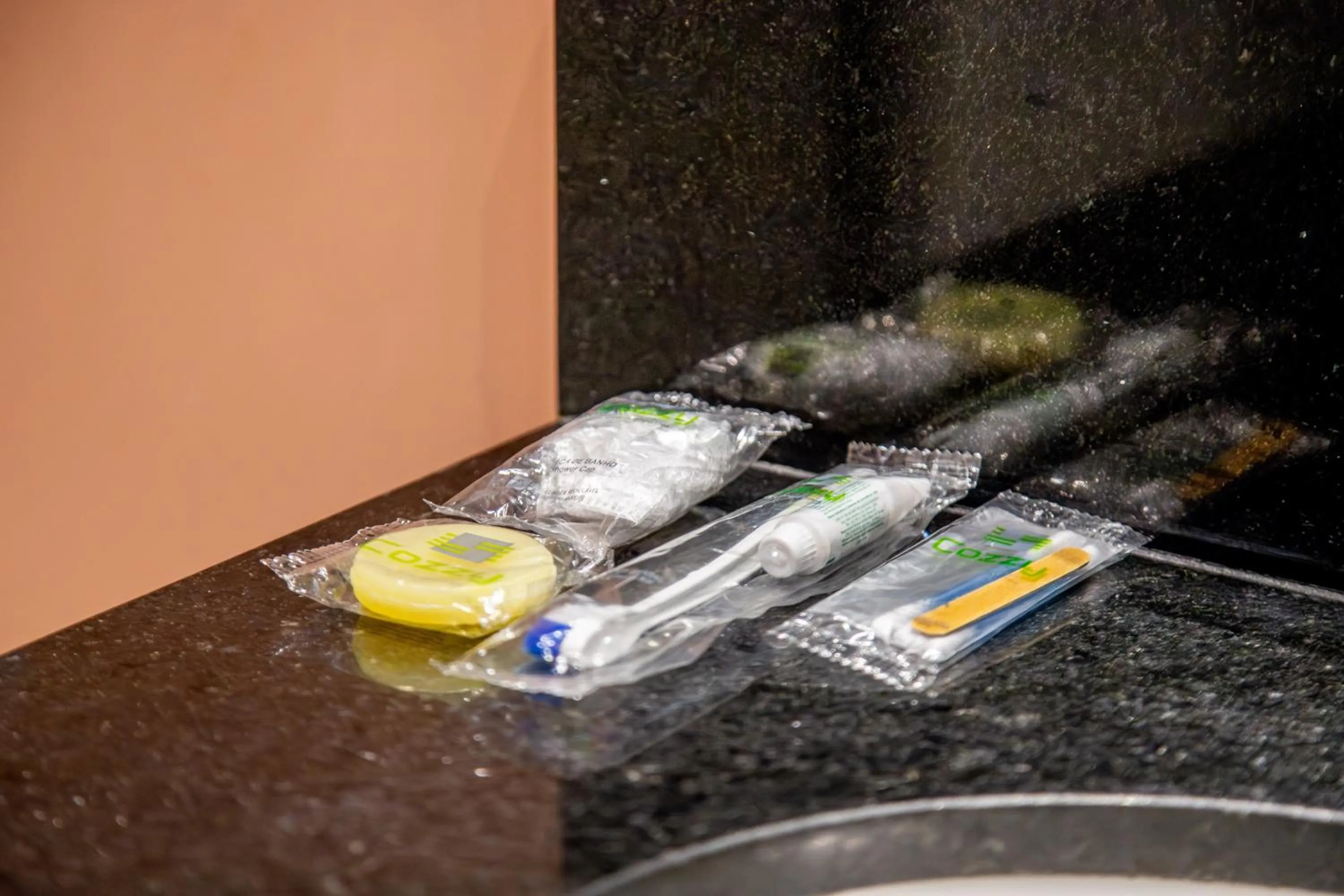 Bathroom in Cozzy Suites Paraíso Hotel