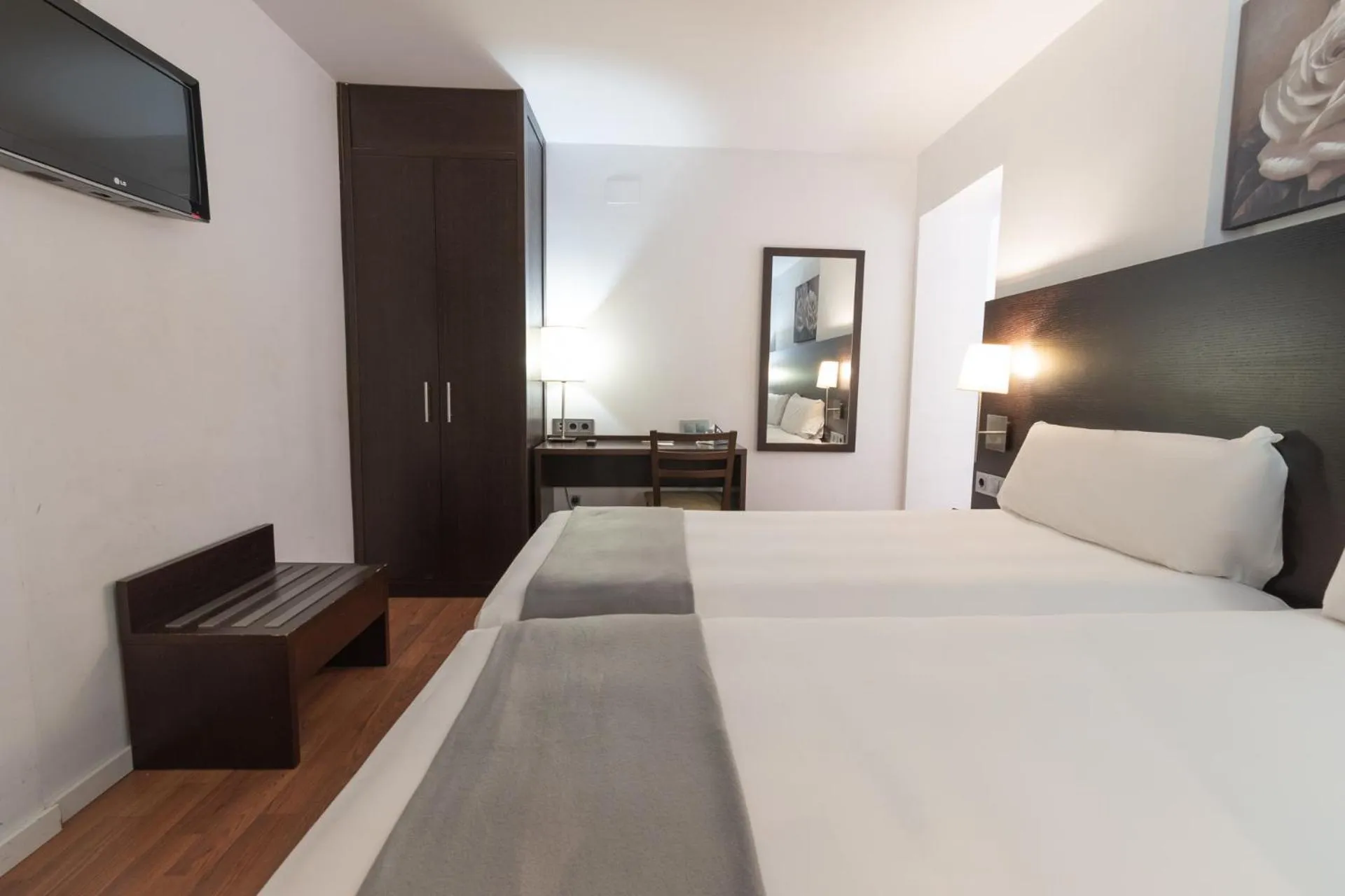 Bed in Hotel Alda Zaragoza Independencia