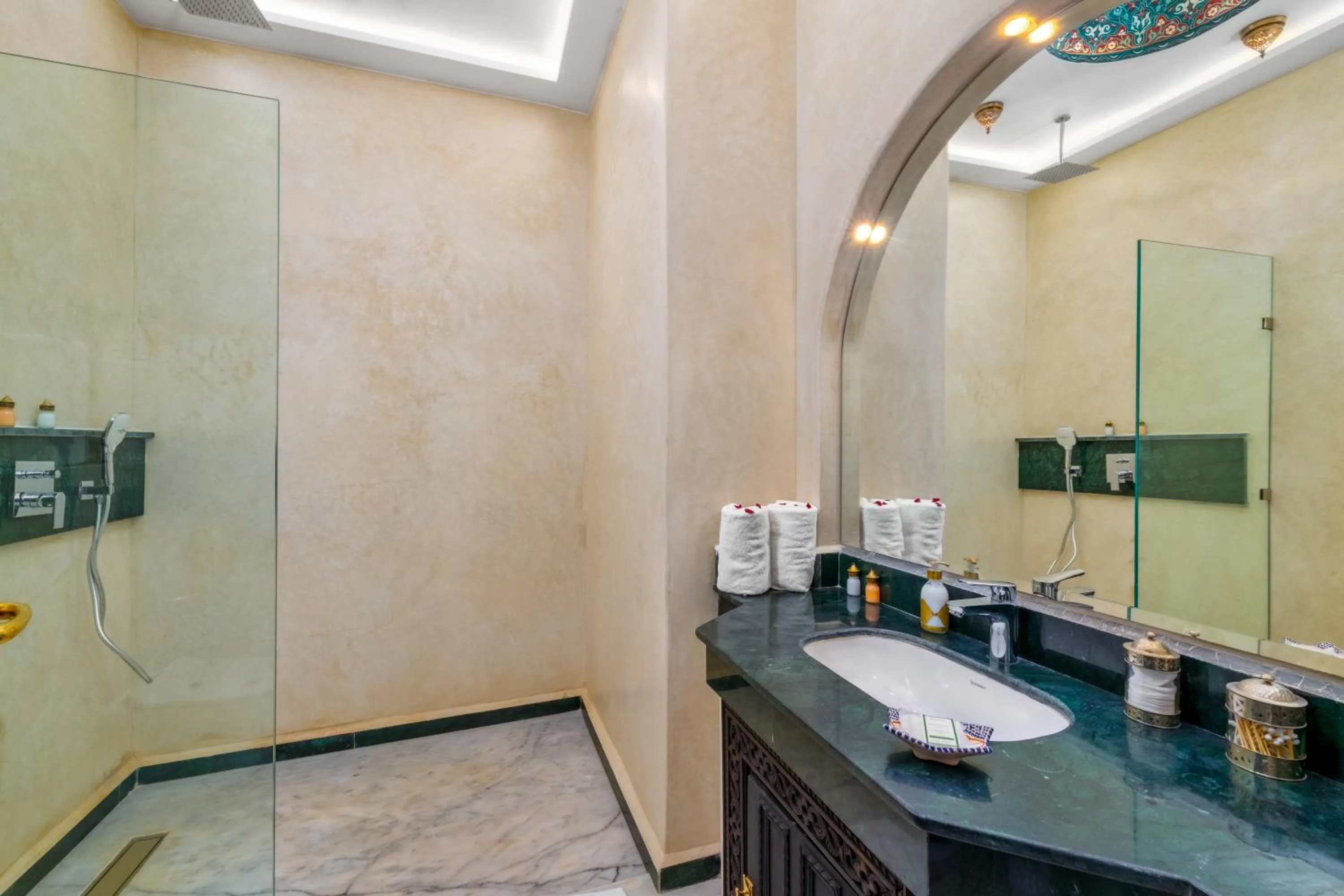 Bathroom in Riad Diamond Of Marrakech & Spa