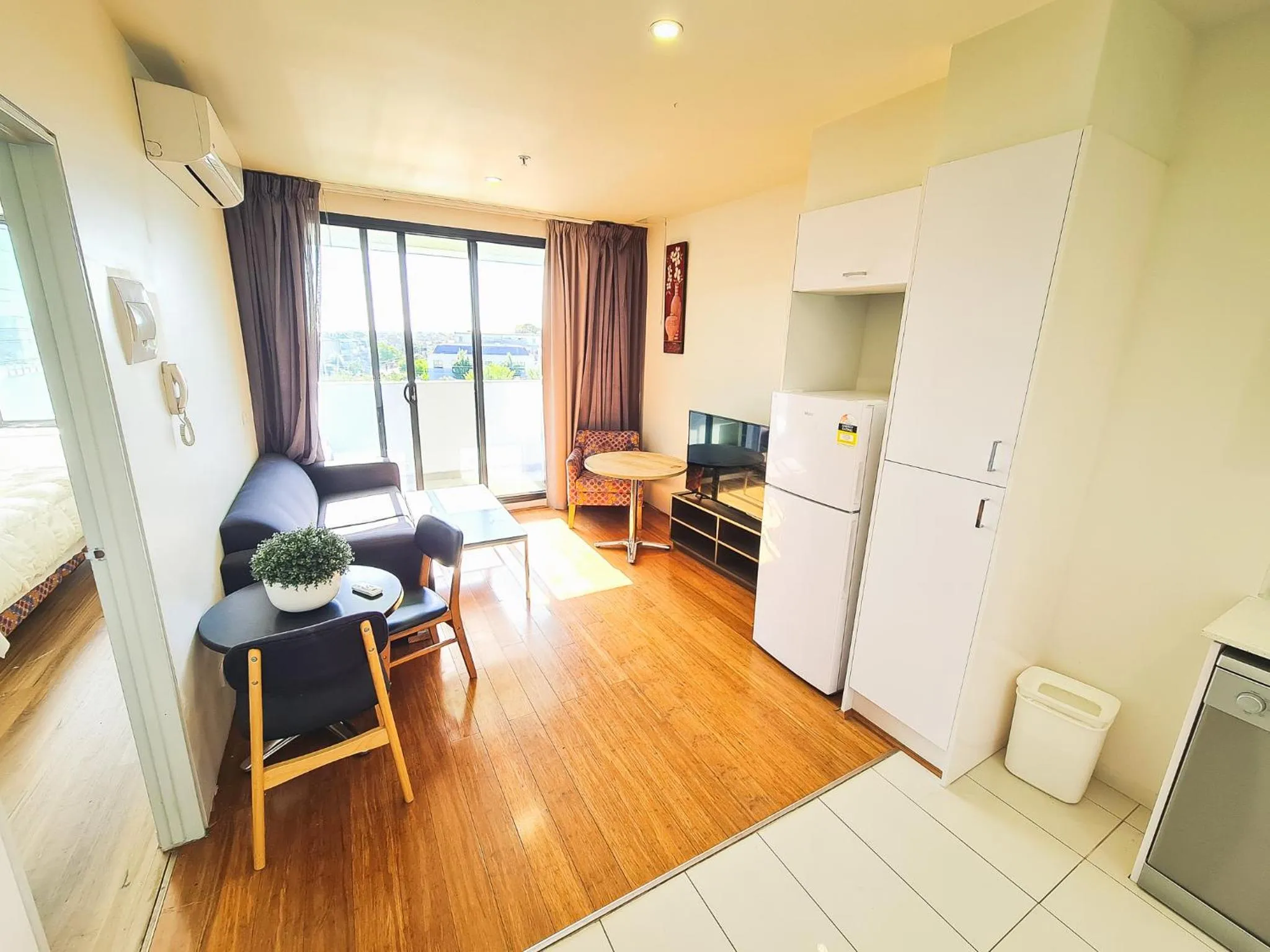 Kitchen or kitchenette in Exodus Dandenong Apartment Hotel