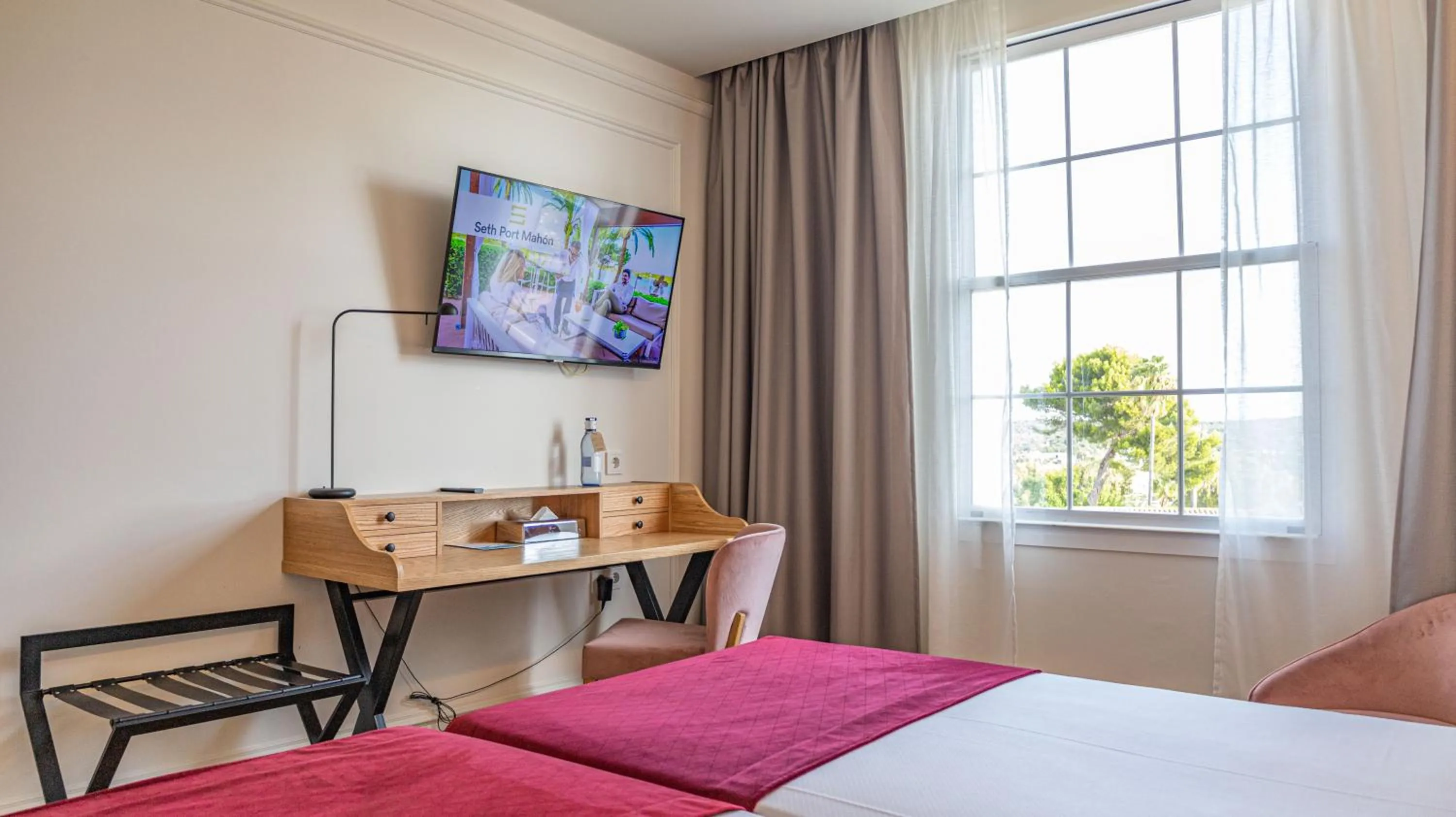 Bedroom in Seth Port Mahón