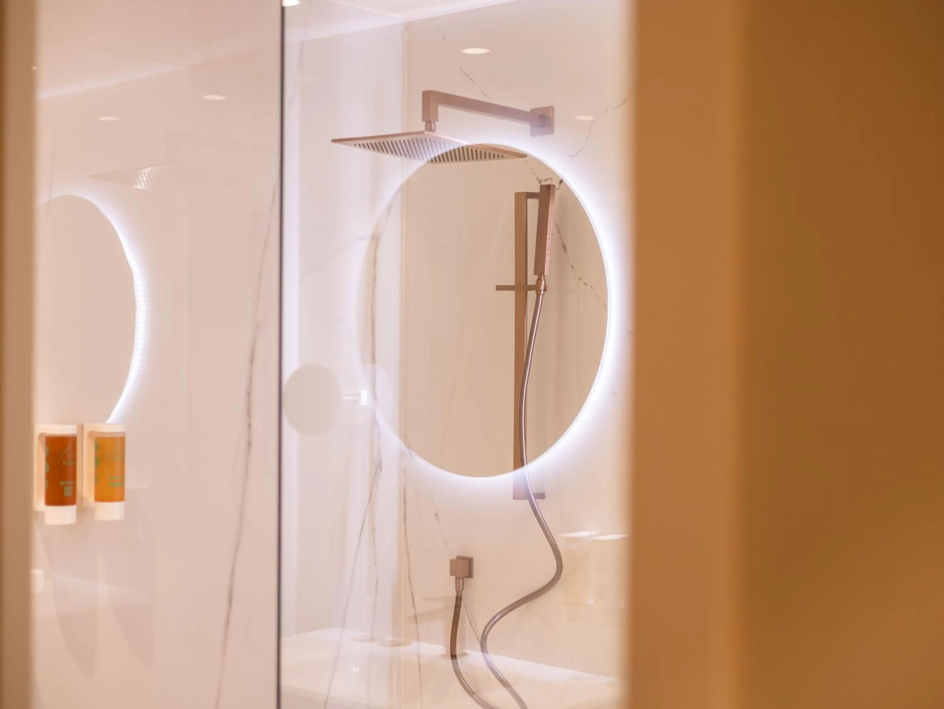 Bathroom in Seth Port Mahón