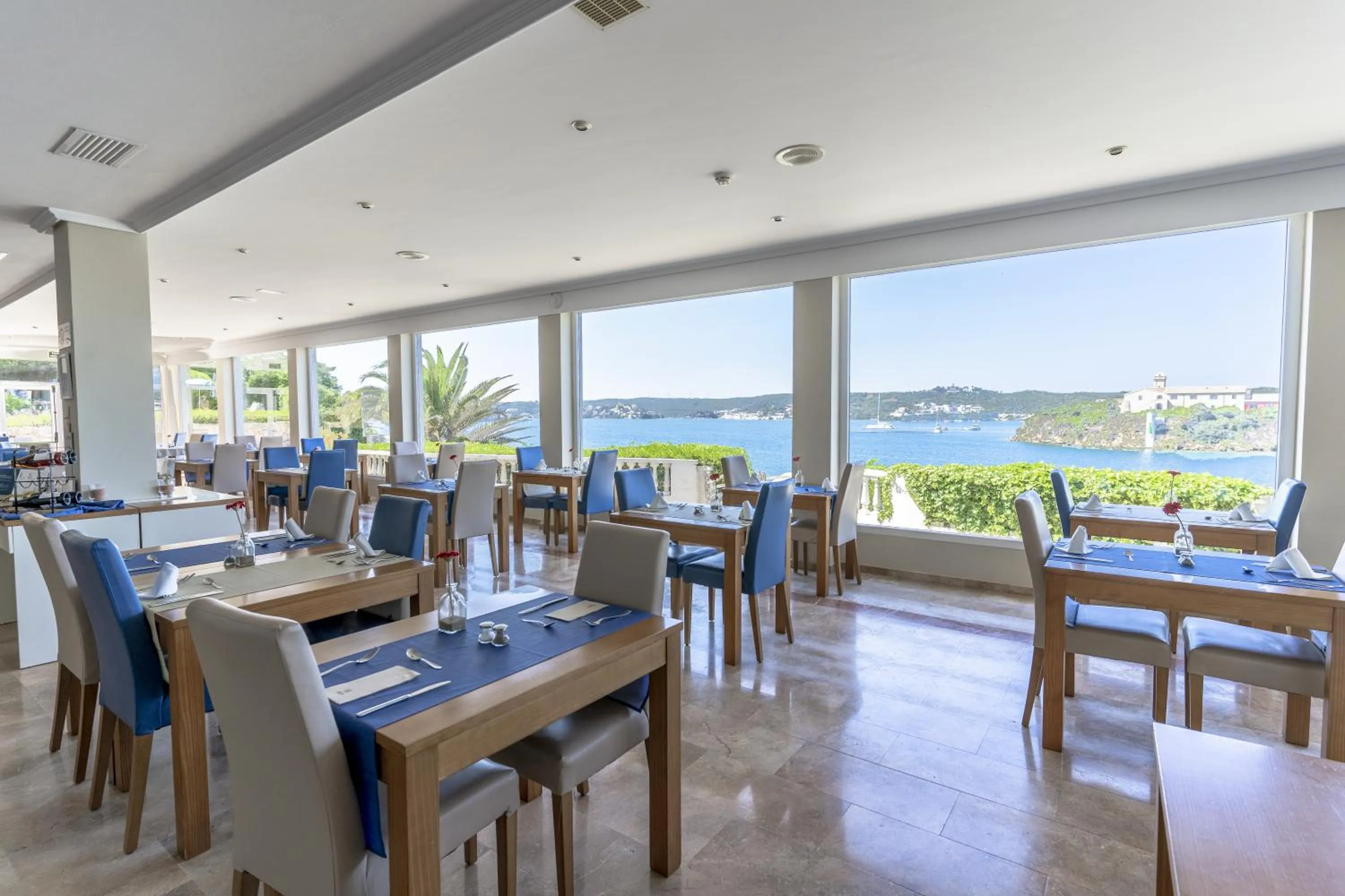 Buffet breakfast in Hotel Agamenón