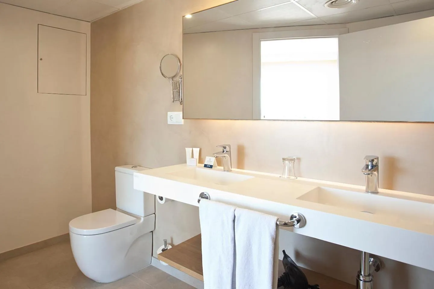 Bathroom in Hotel Agamenón