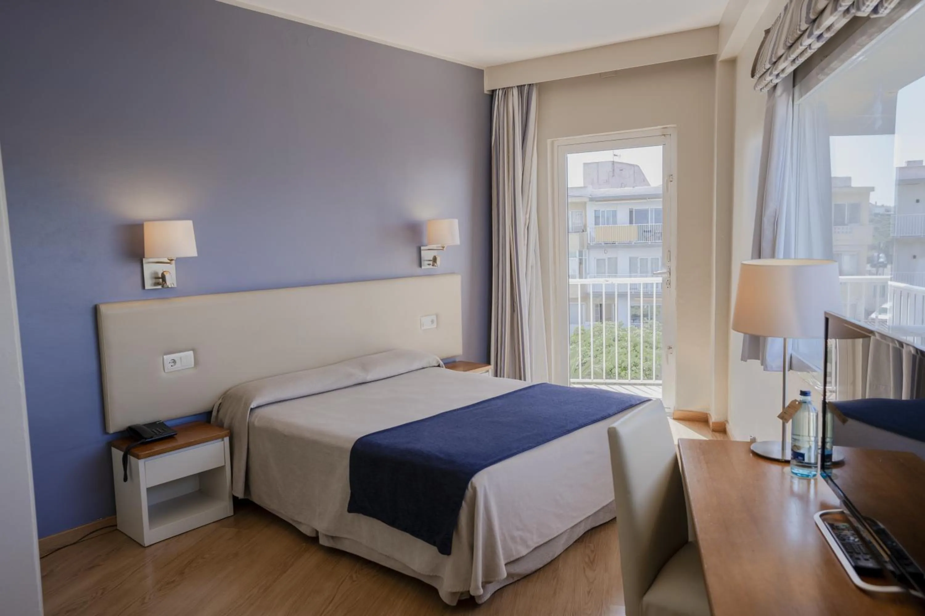 Bedroom, Bed in Hotel Agamenón