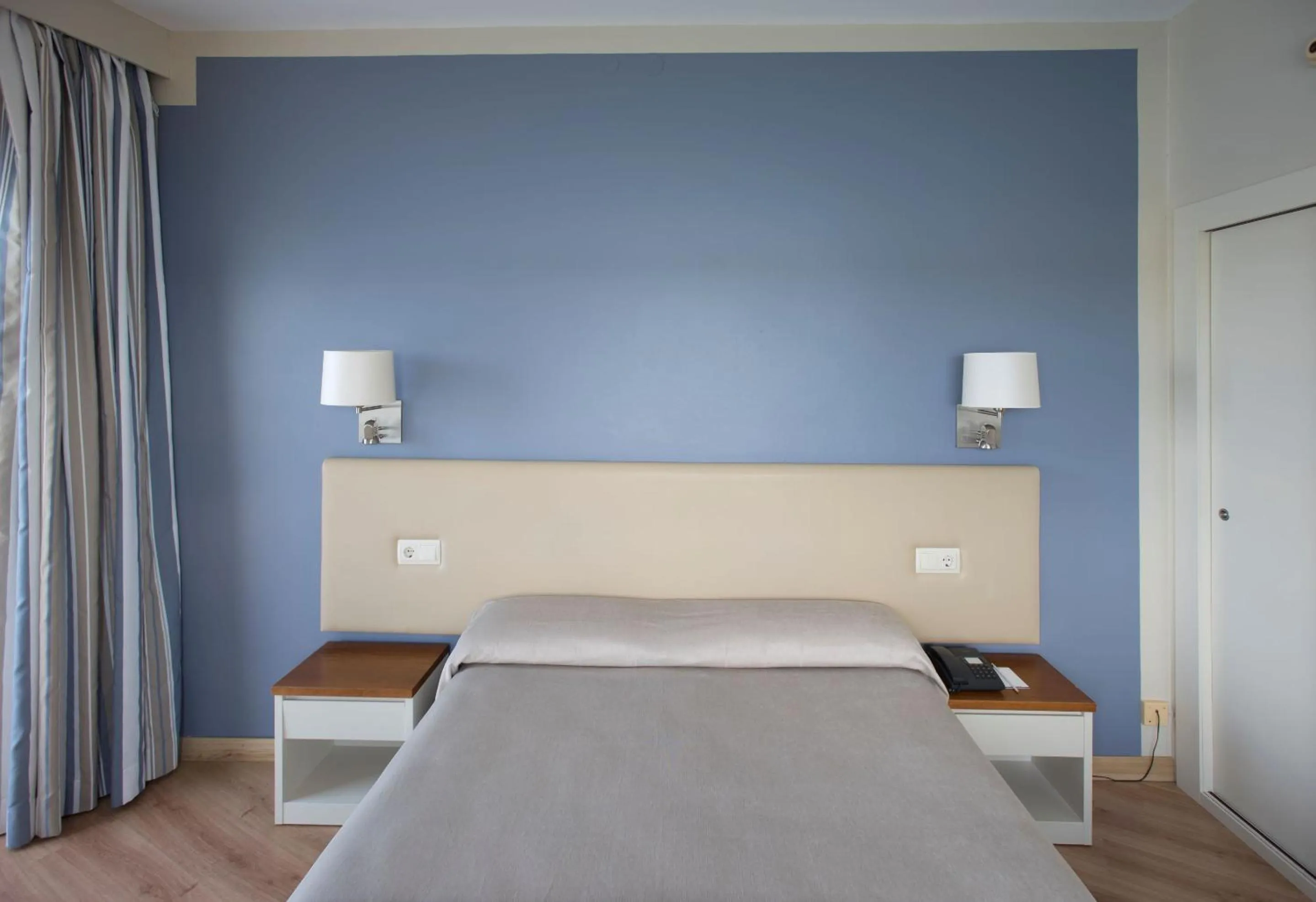 Bedroom, Bed in Hotel Agamenón