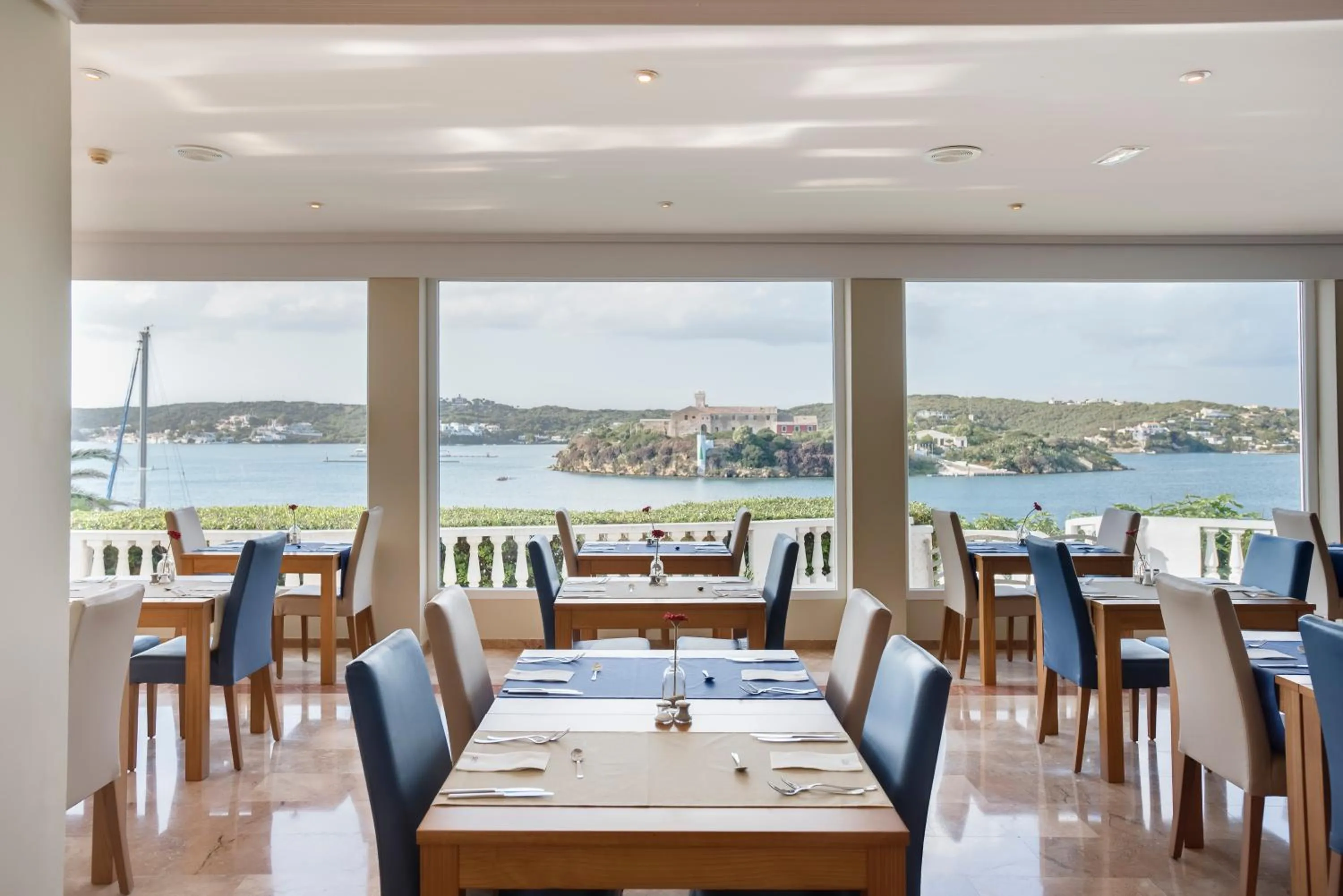 Restaurant/places to eat in Hotel Agamenón