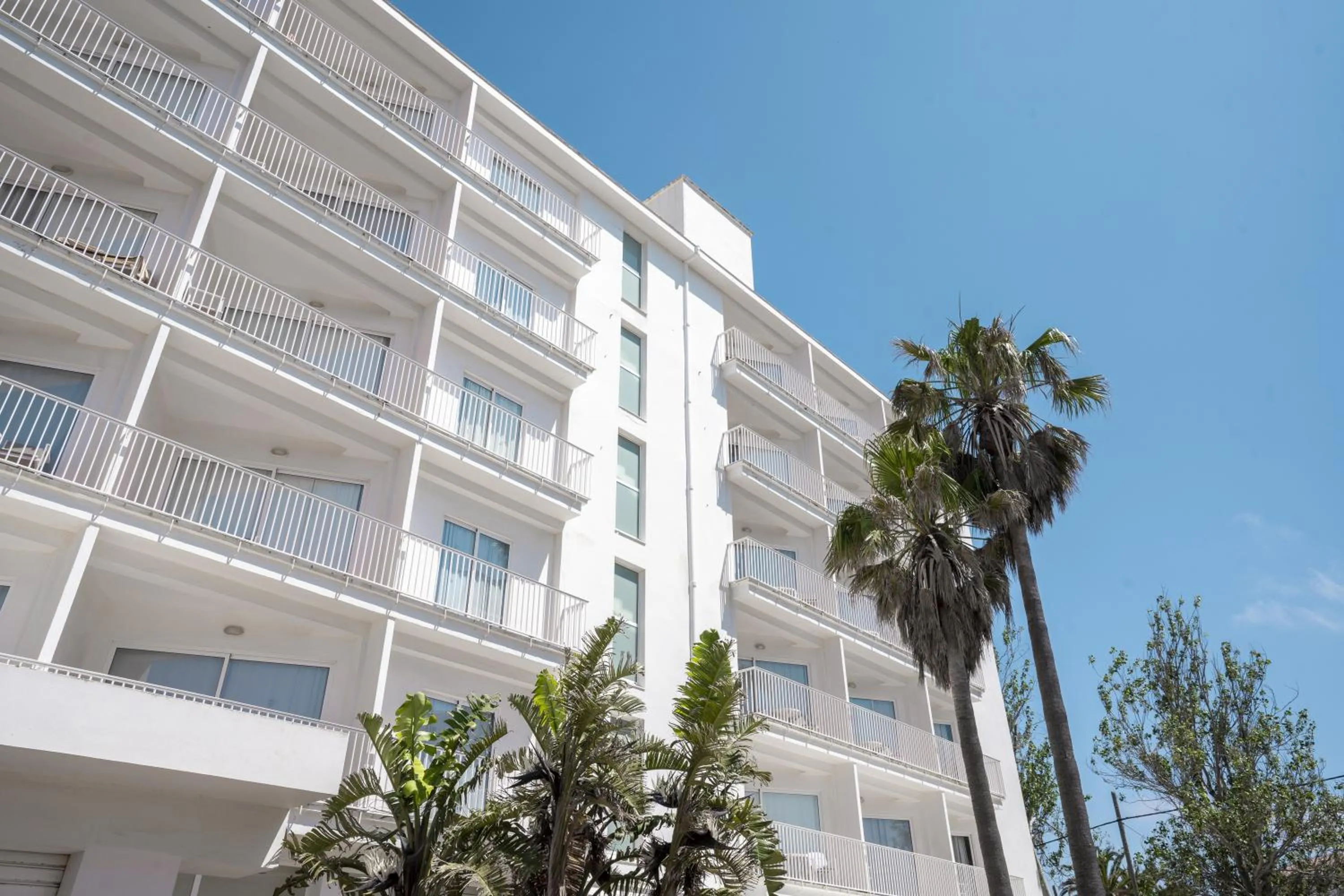 Facade/entrance in Hotel Agamenón