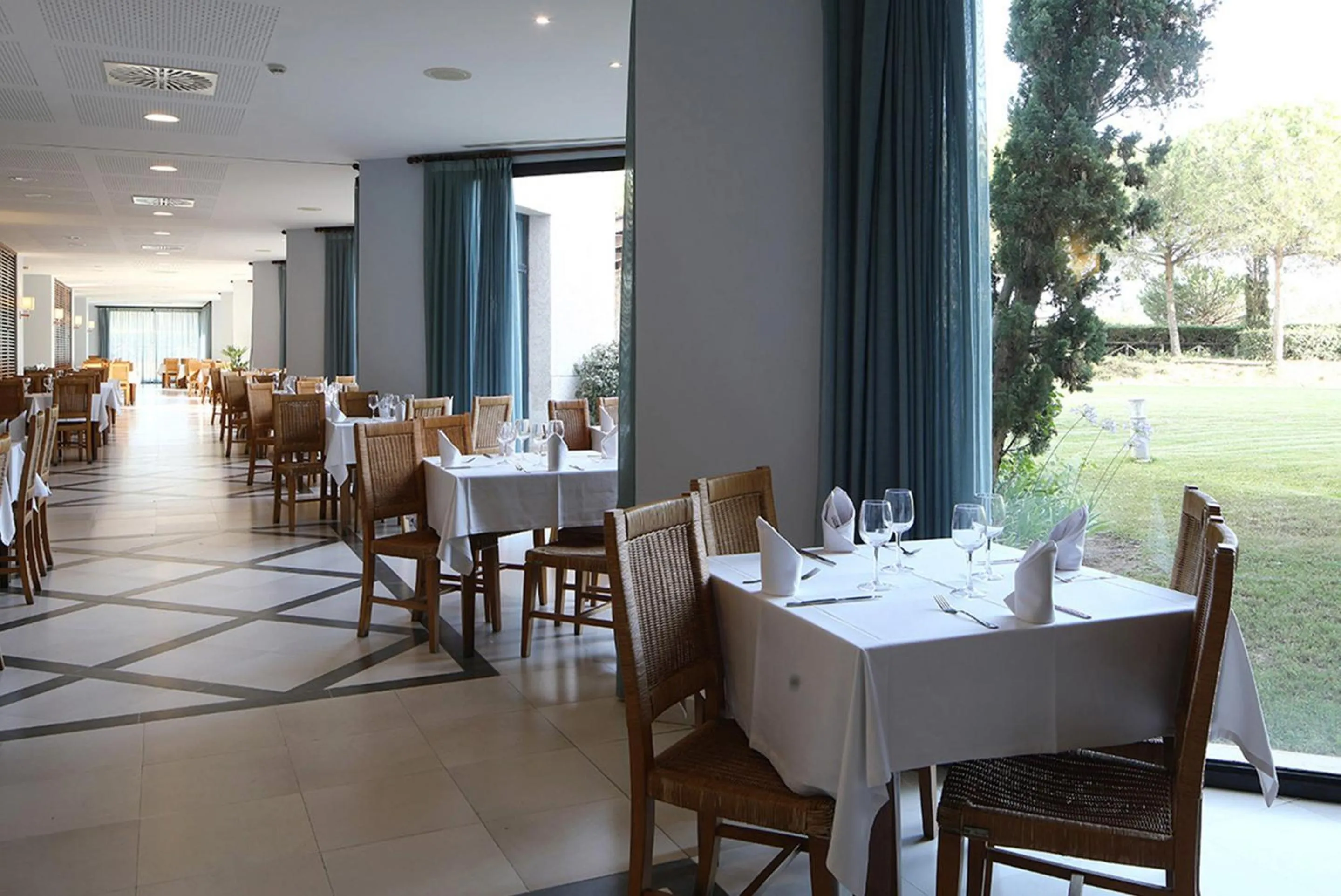 Restaurant/places to eat in Precise Resort El Rompido-The Club