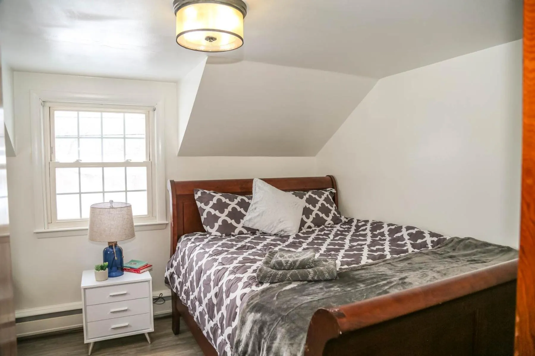 Bed in Sunset house near Sunday River Black Montain