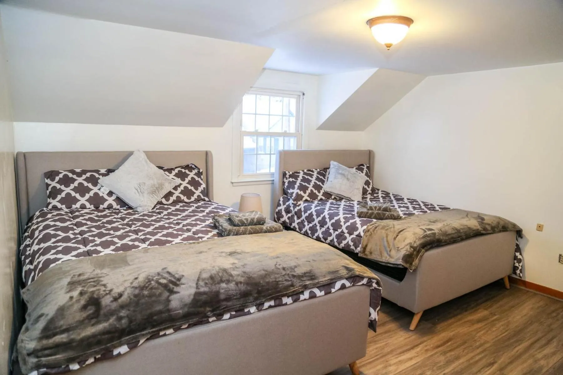 Bed in Sunset house near Sunday River Black Montain