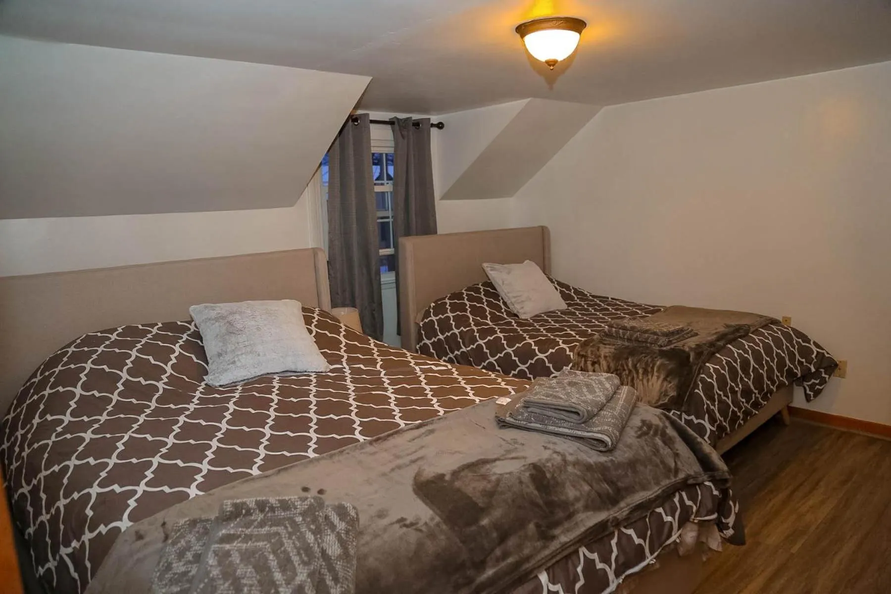 Bed in Sunset house near Sunday River Black Montain