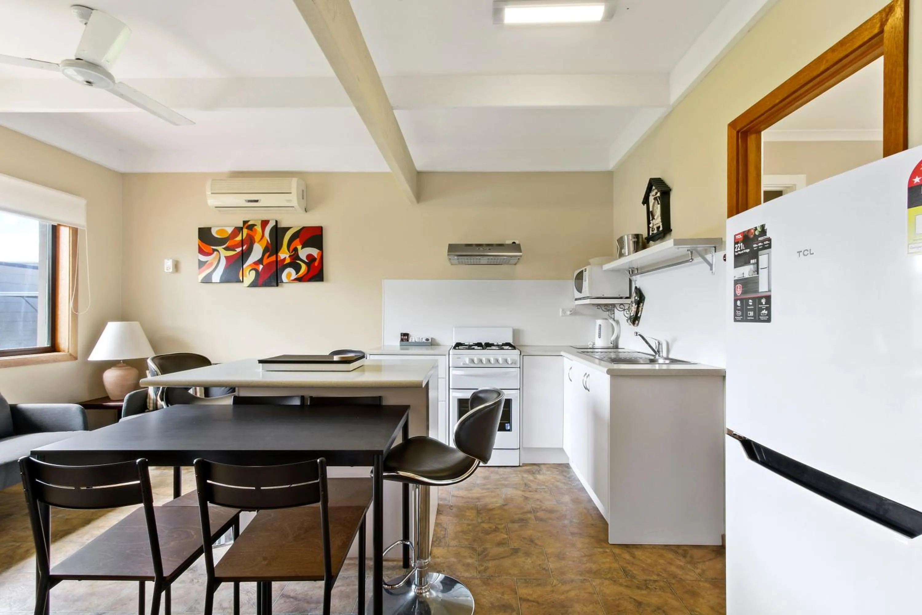 Kitchen or kitchenette in Ocean Bridge Lakes Entrance