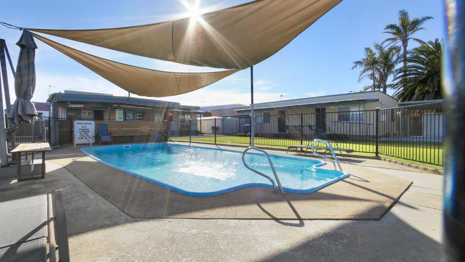 Swimming pool in Ocean Bridge Lakes Entrance