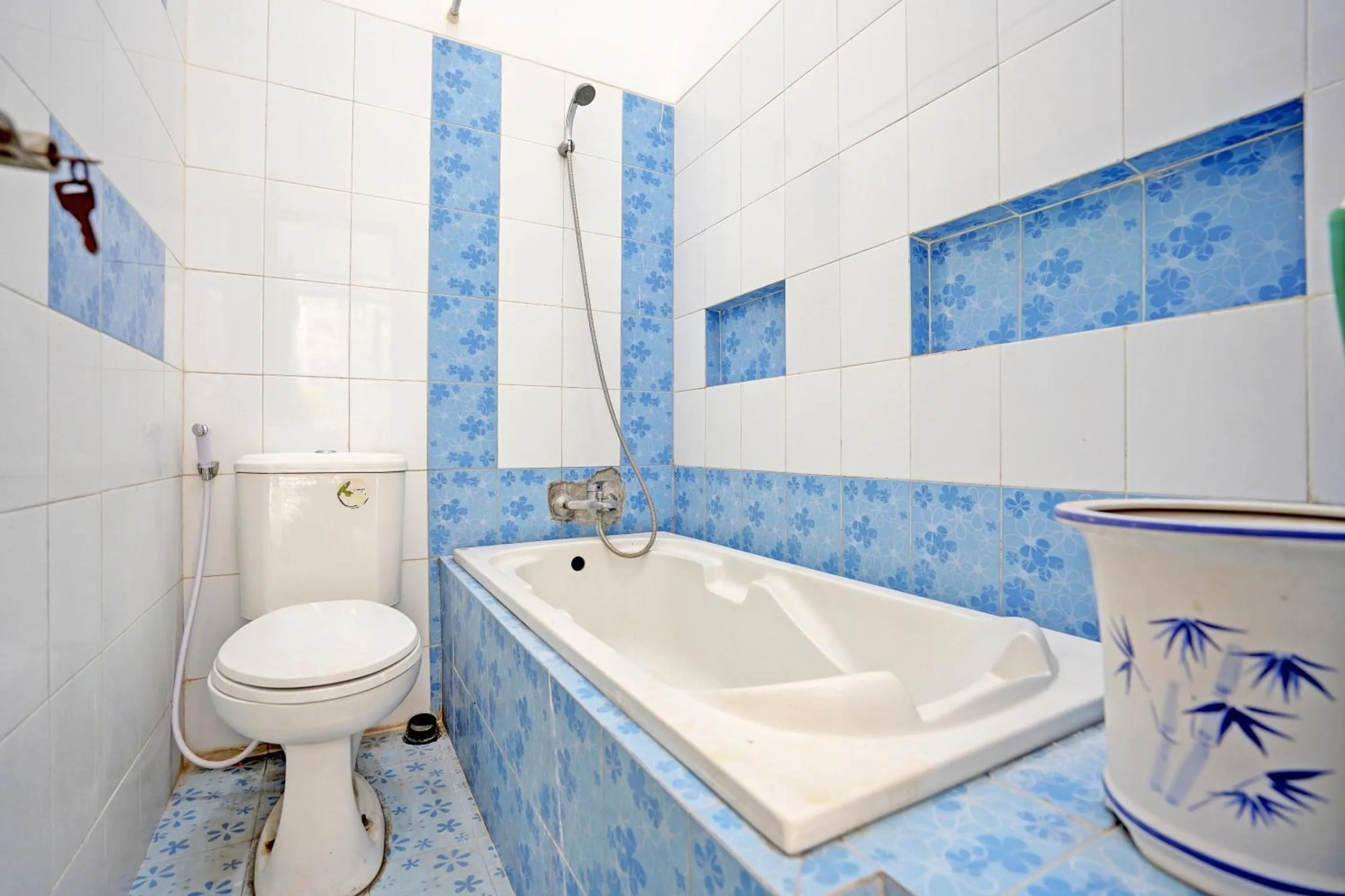 Bathroom in OYO Life 92030 Ef Palm Guest House Family