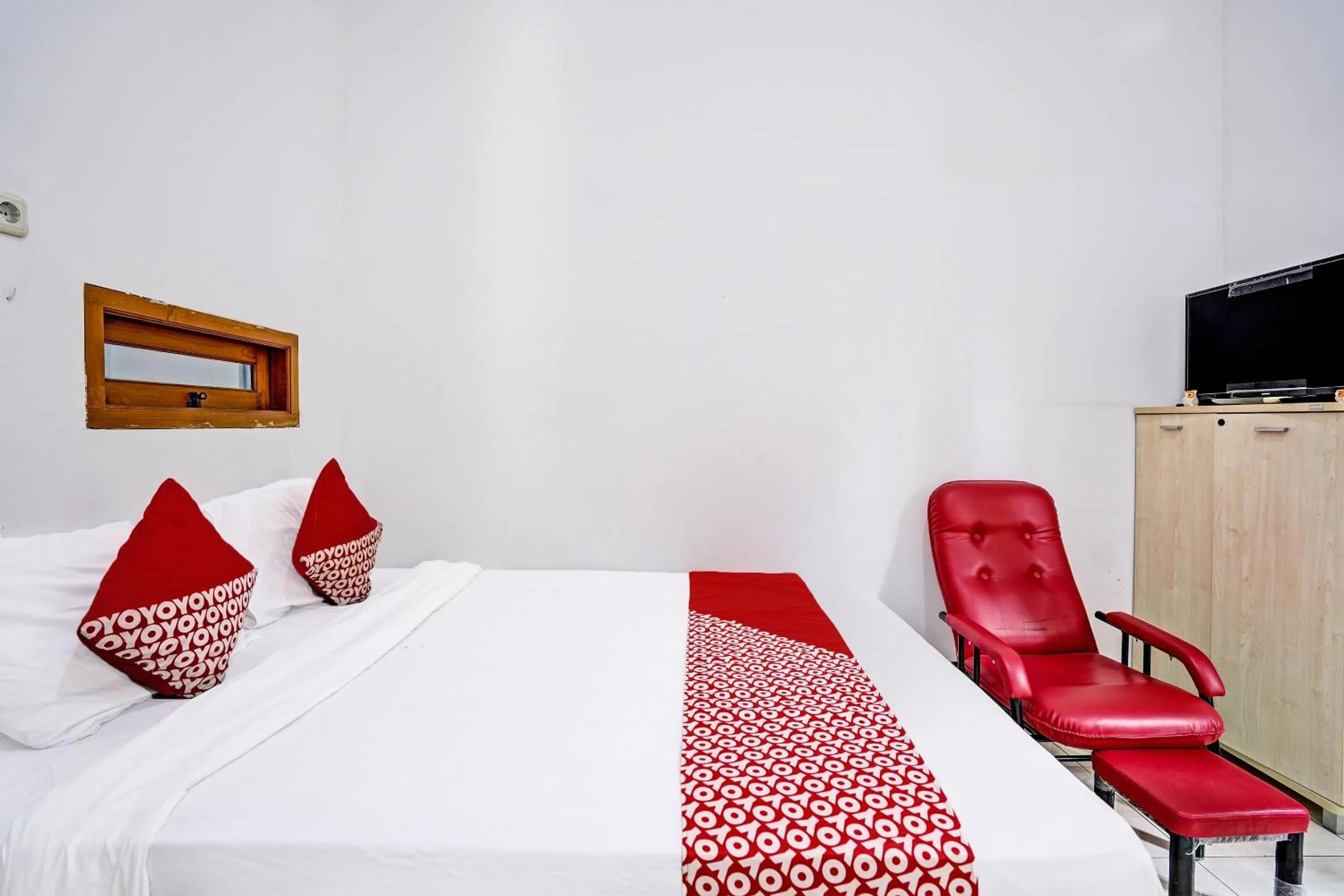 Bedroom, Bed in OYO Life 92030 Ef Palm Guest House Family