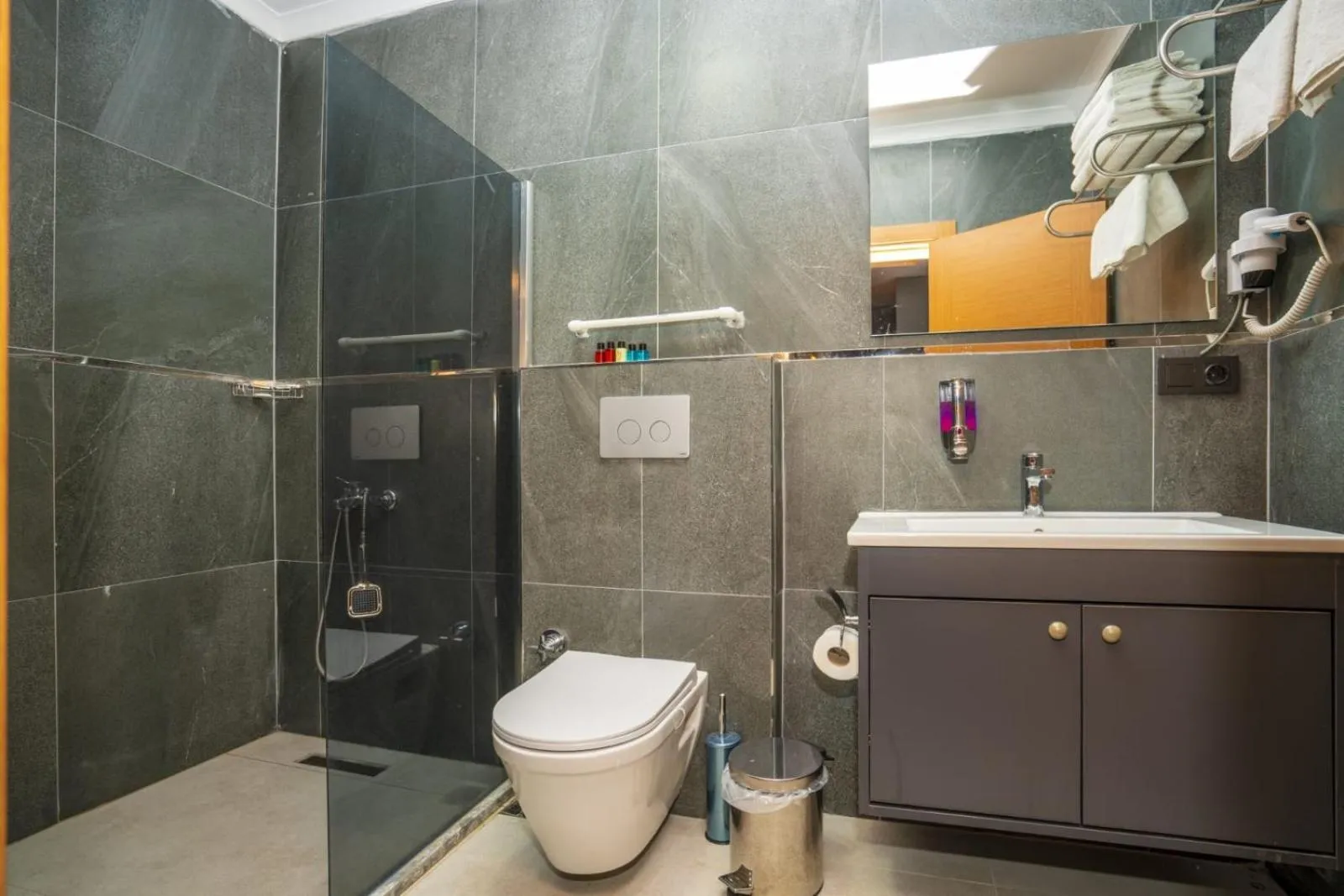 Shower in 216 Palace Suite