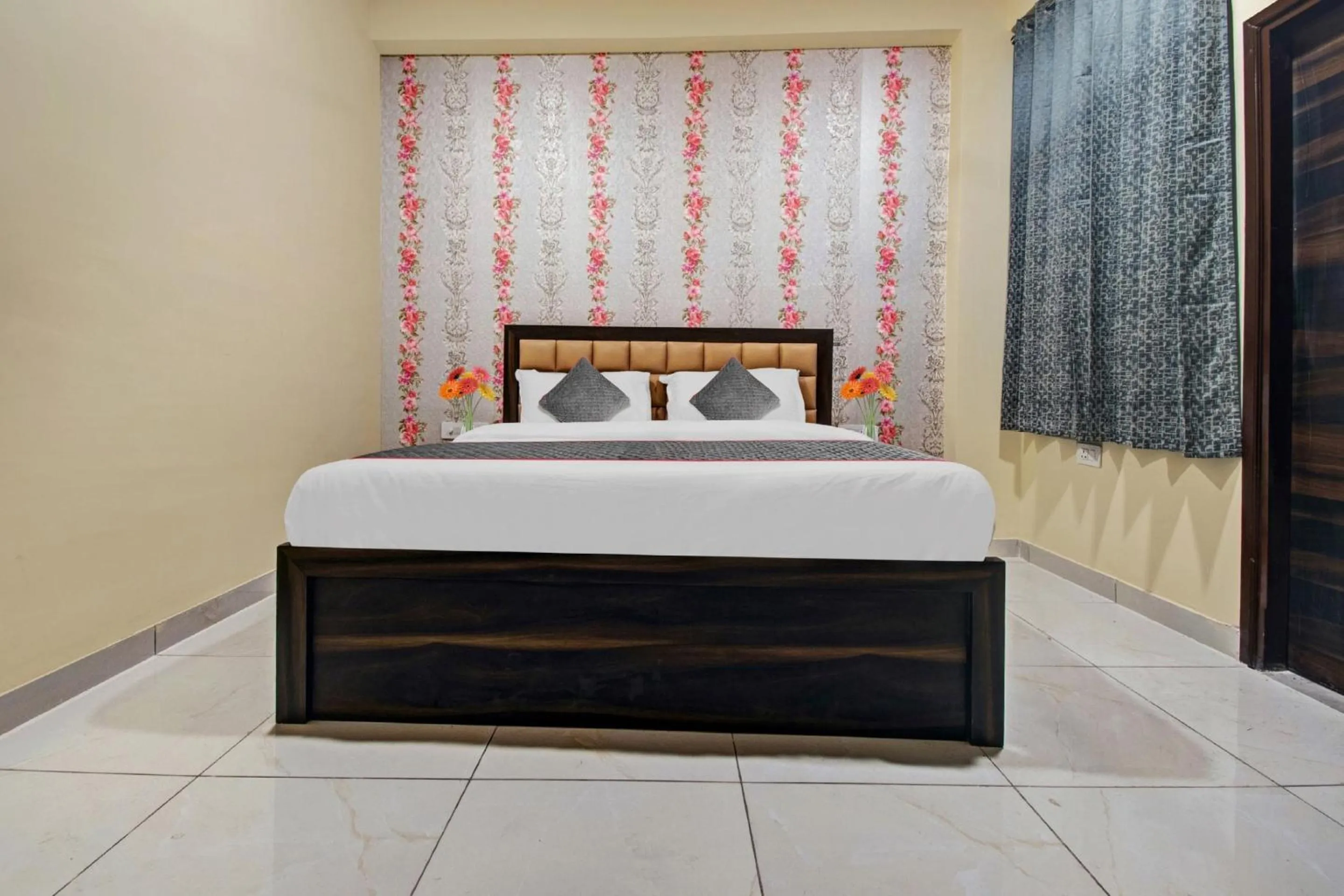 Bedroom, Bed in Collection O Aloft