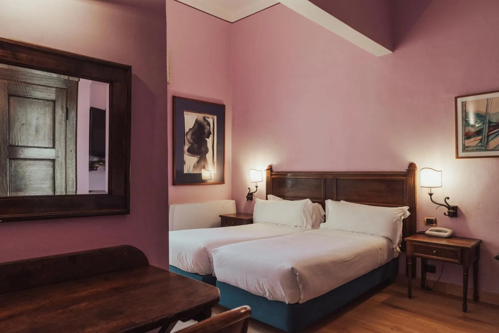 Photo of the whole room, Bed in II Guelfo Bianco