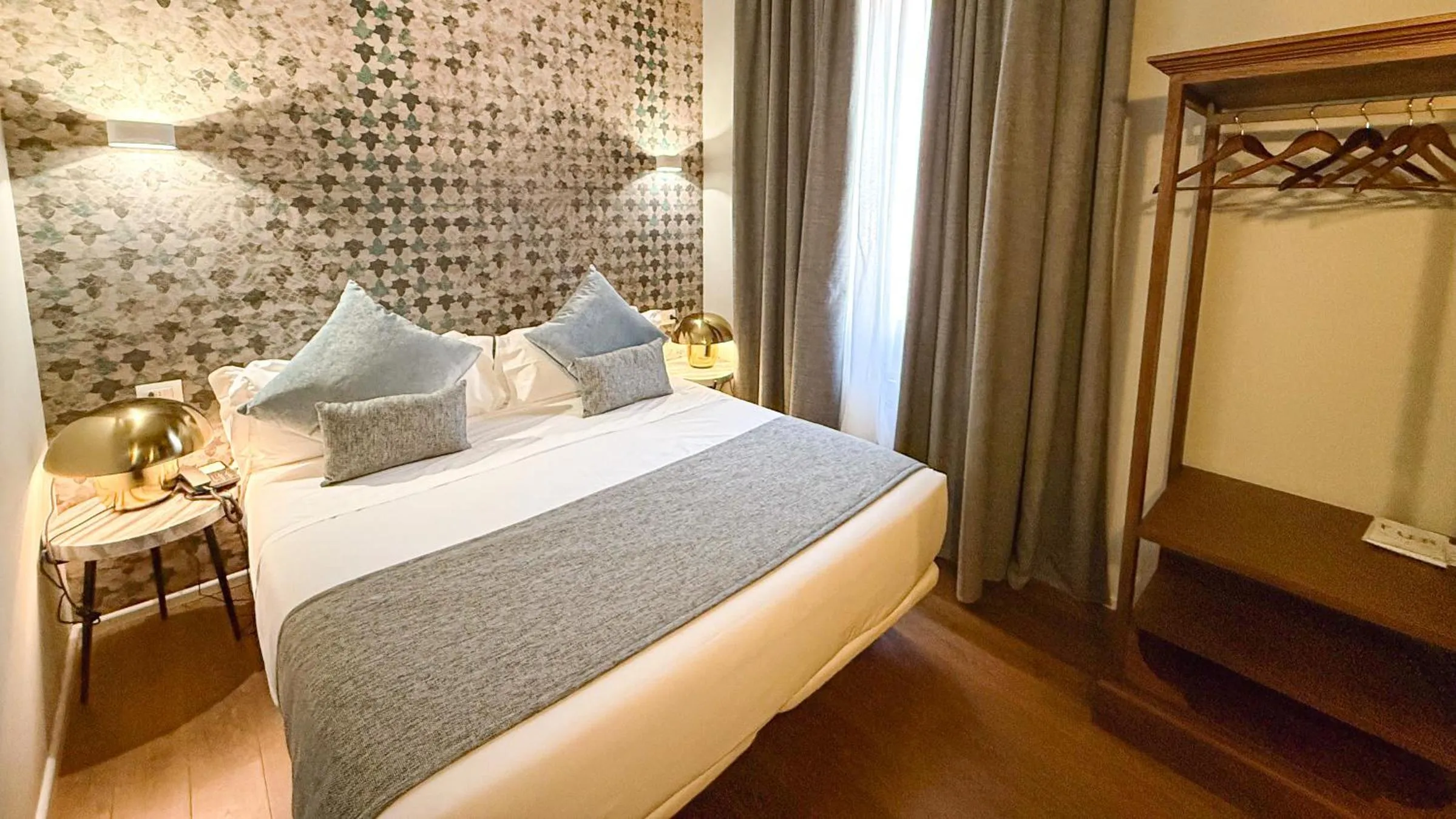 Photo of the whole room, Bed in II Guelfo Bianco