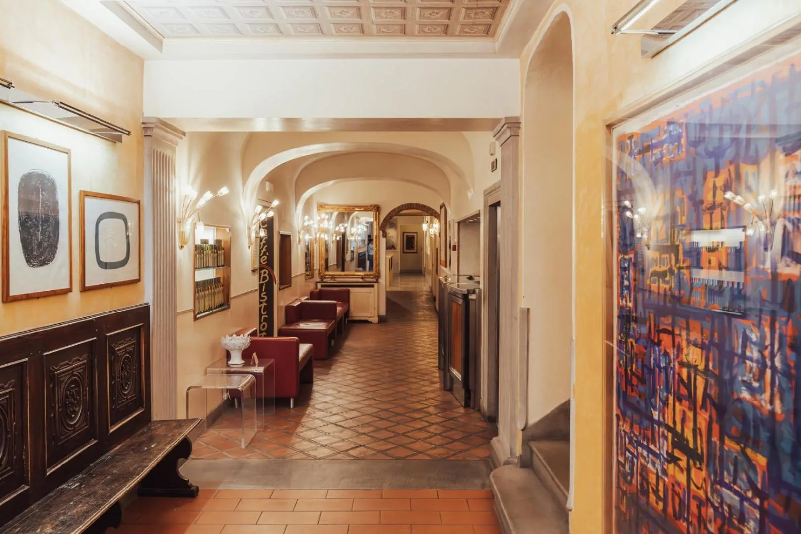 Seating area in II Guelfo Bianco