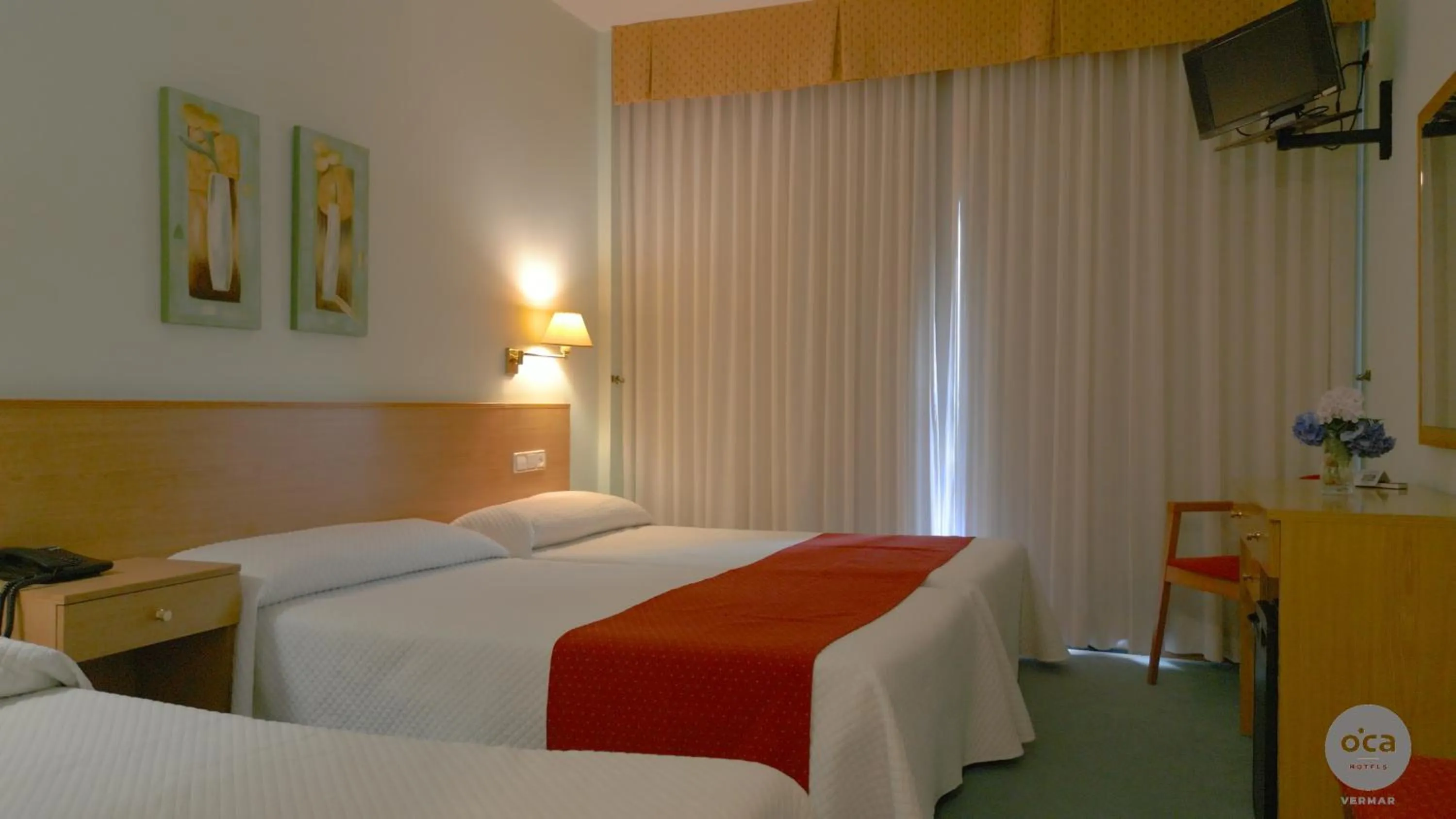 Bed in Hotel Oca Vermar