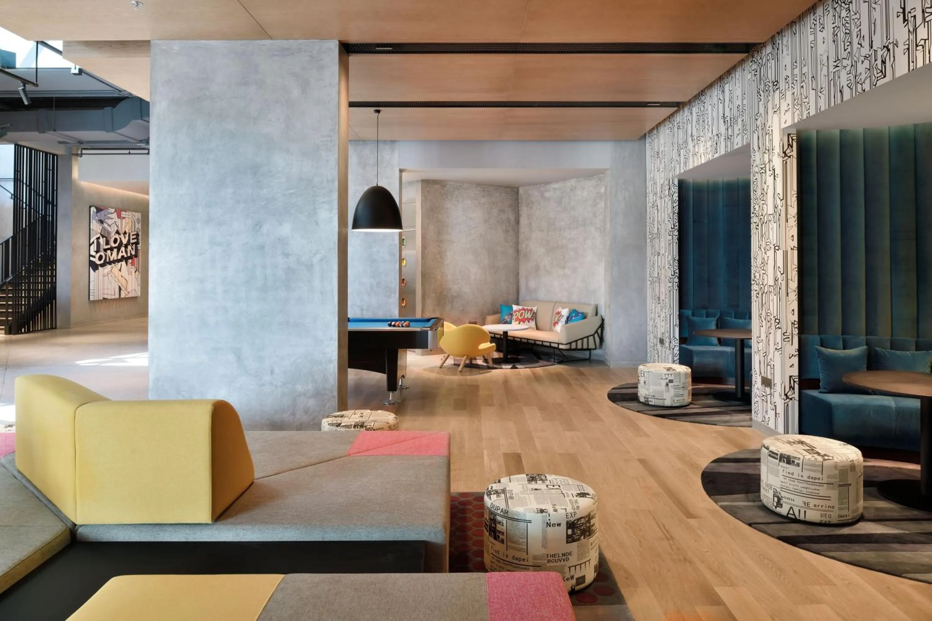 Lounge or bar in Aloft Muscat