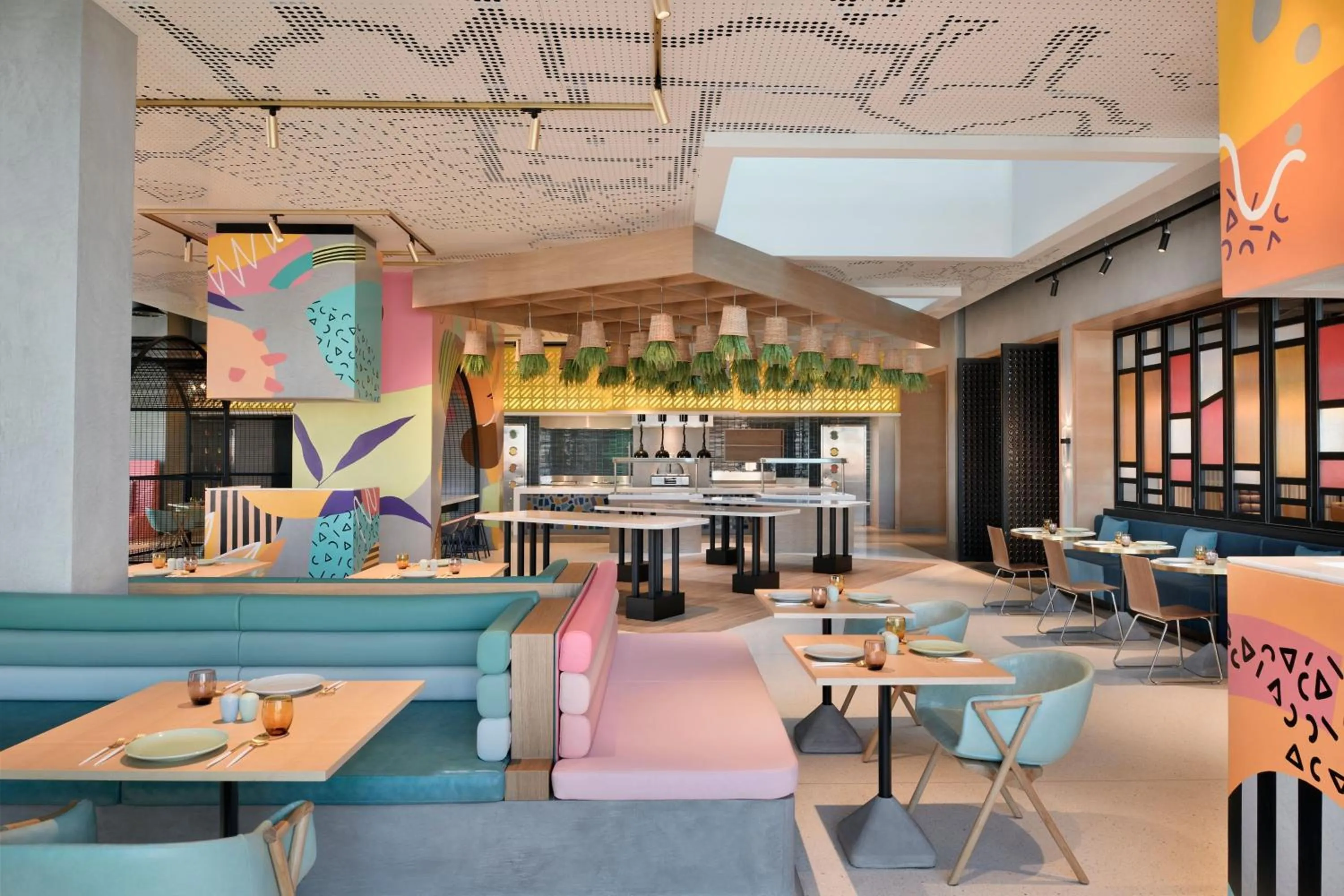 Restaurant/places to eat in Aloft Muscat