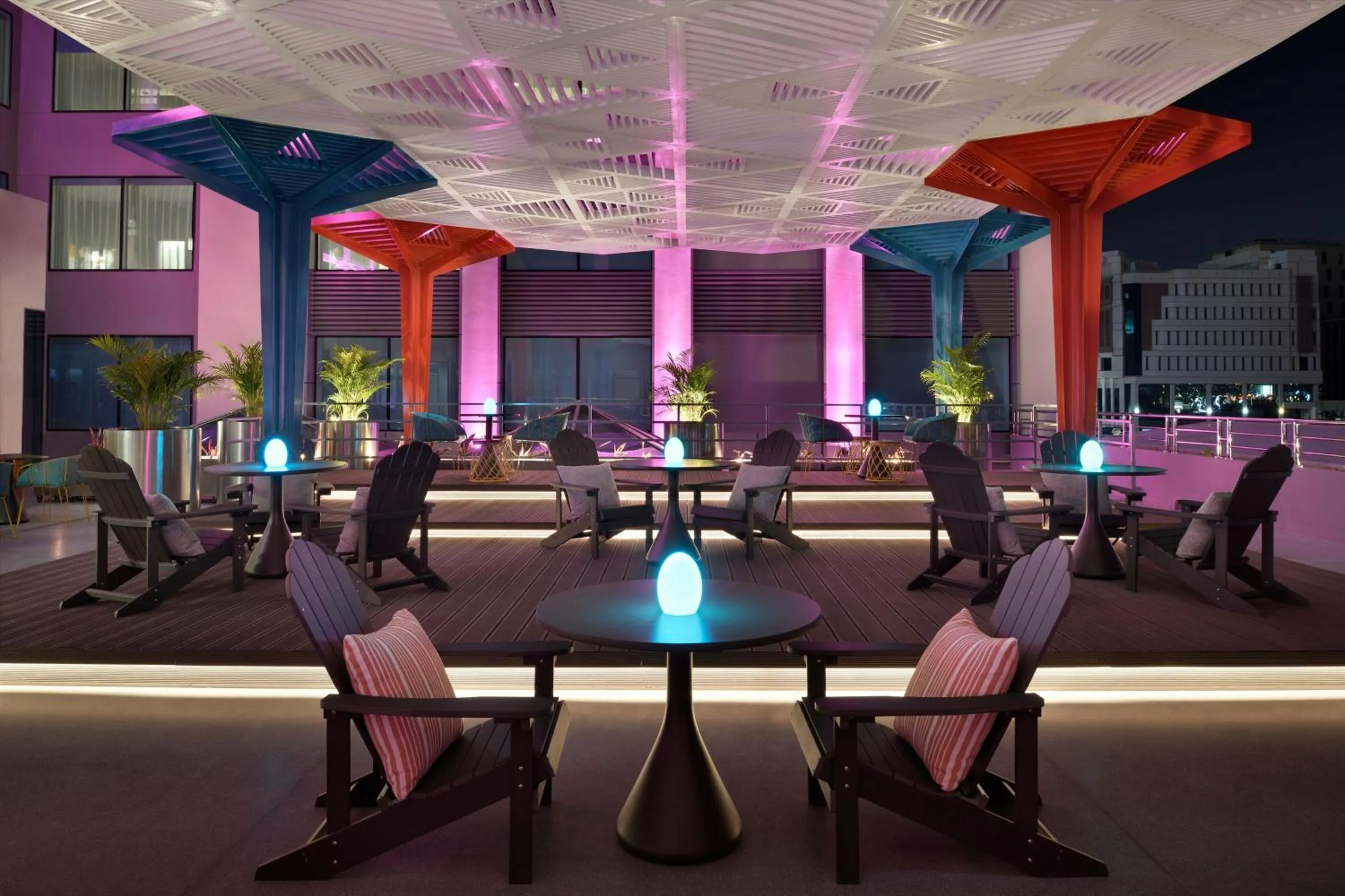 Restaurant/places to eat in Aloft Muscat