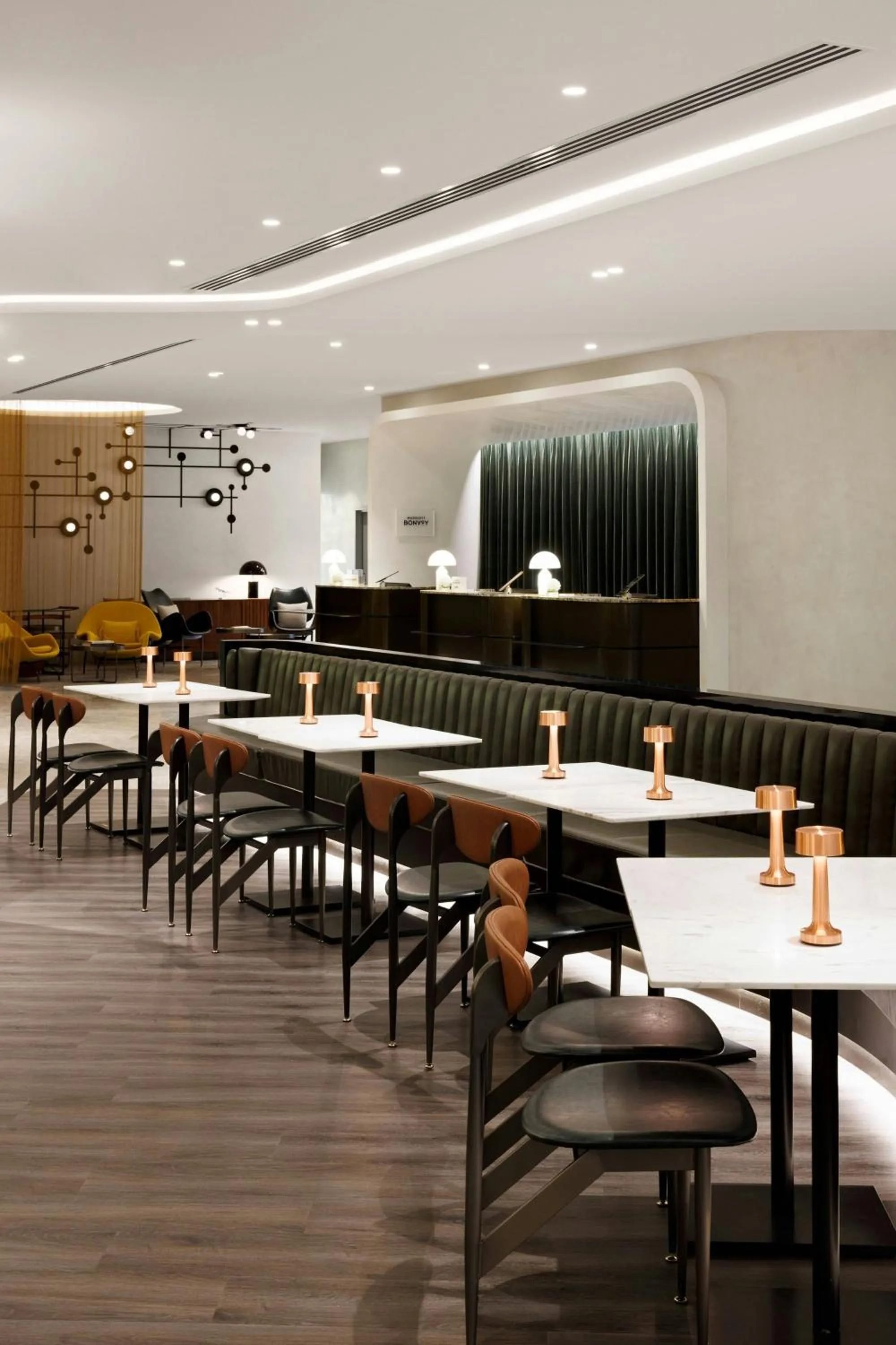 Lounge or bar in Le Meridien Melbourne