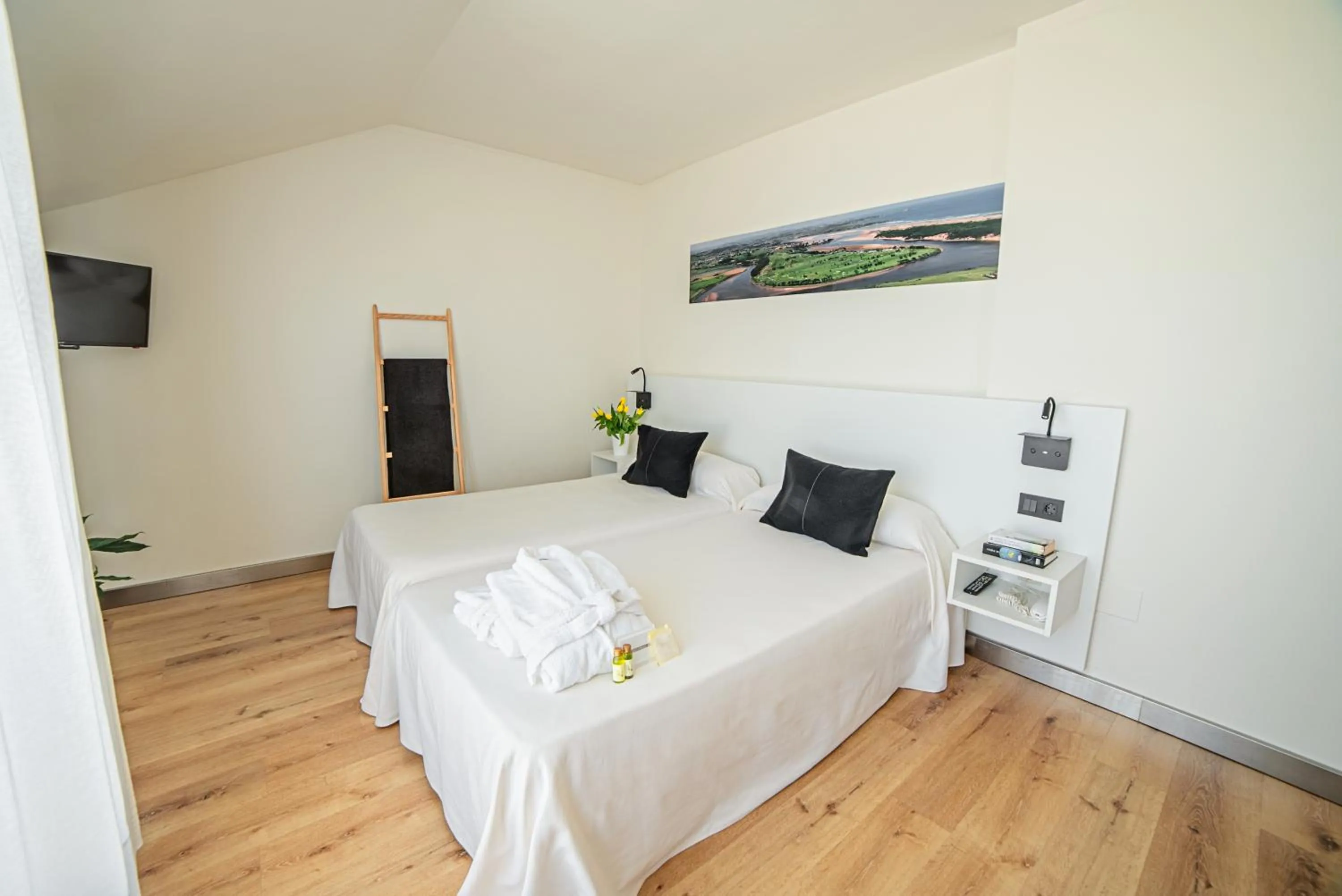 Bed in Playas de Liencres - Hotel & Apartamentos