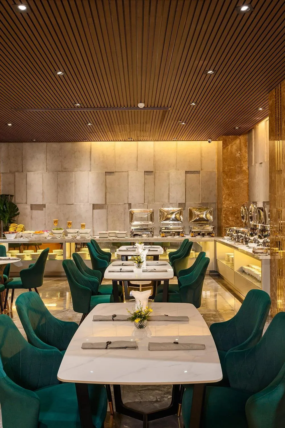 Restaurant/places to eat in Acnos Hotel