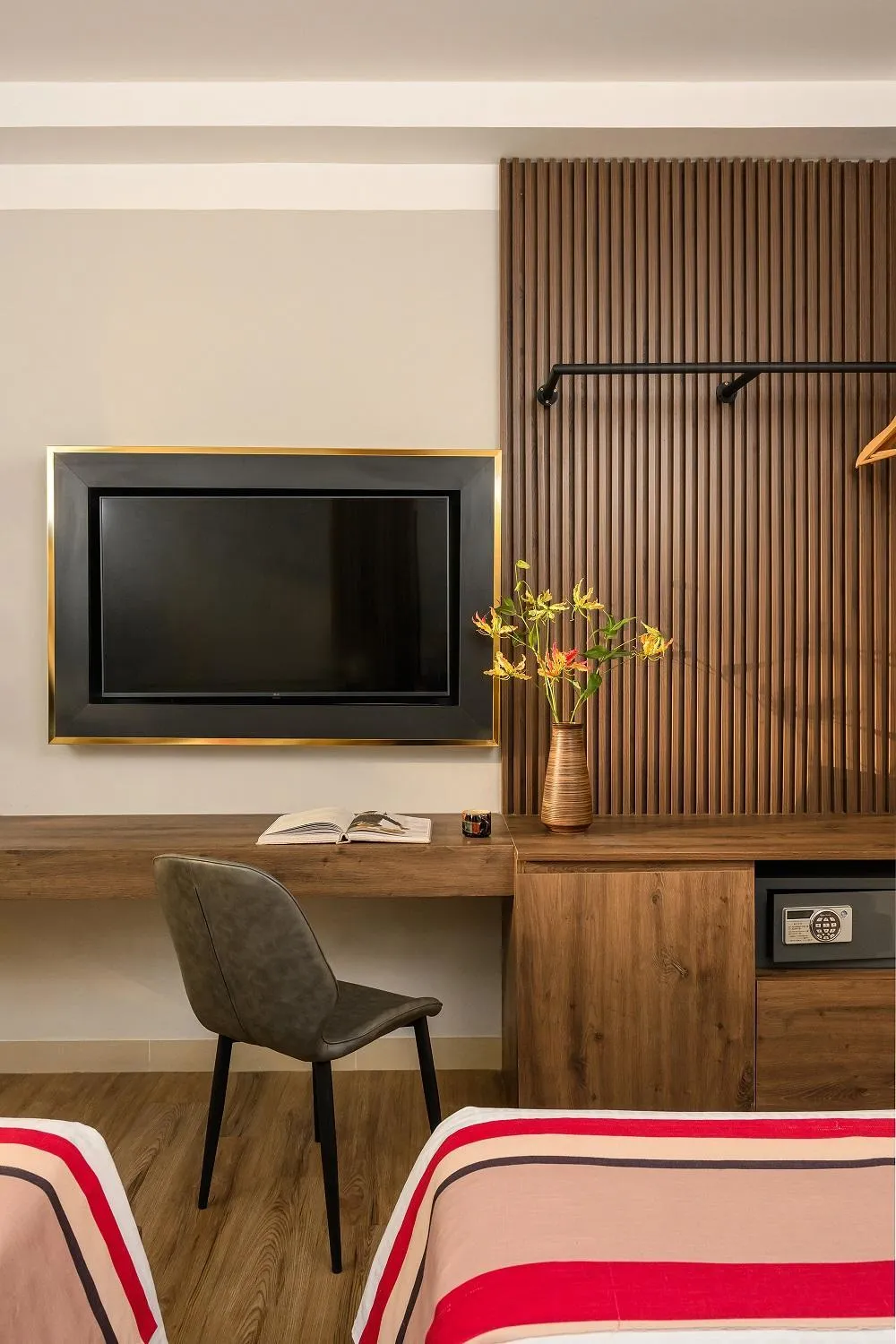 TV and multimedia in Acnos Hotel